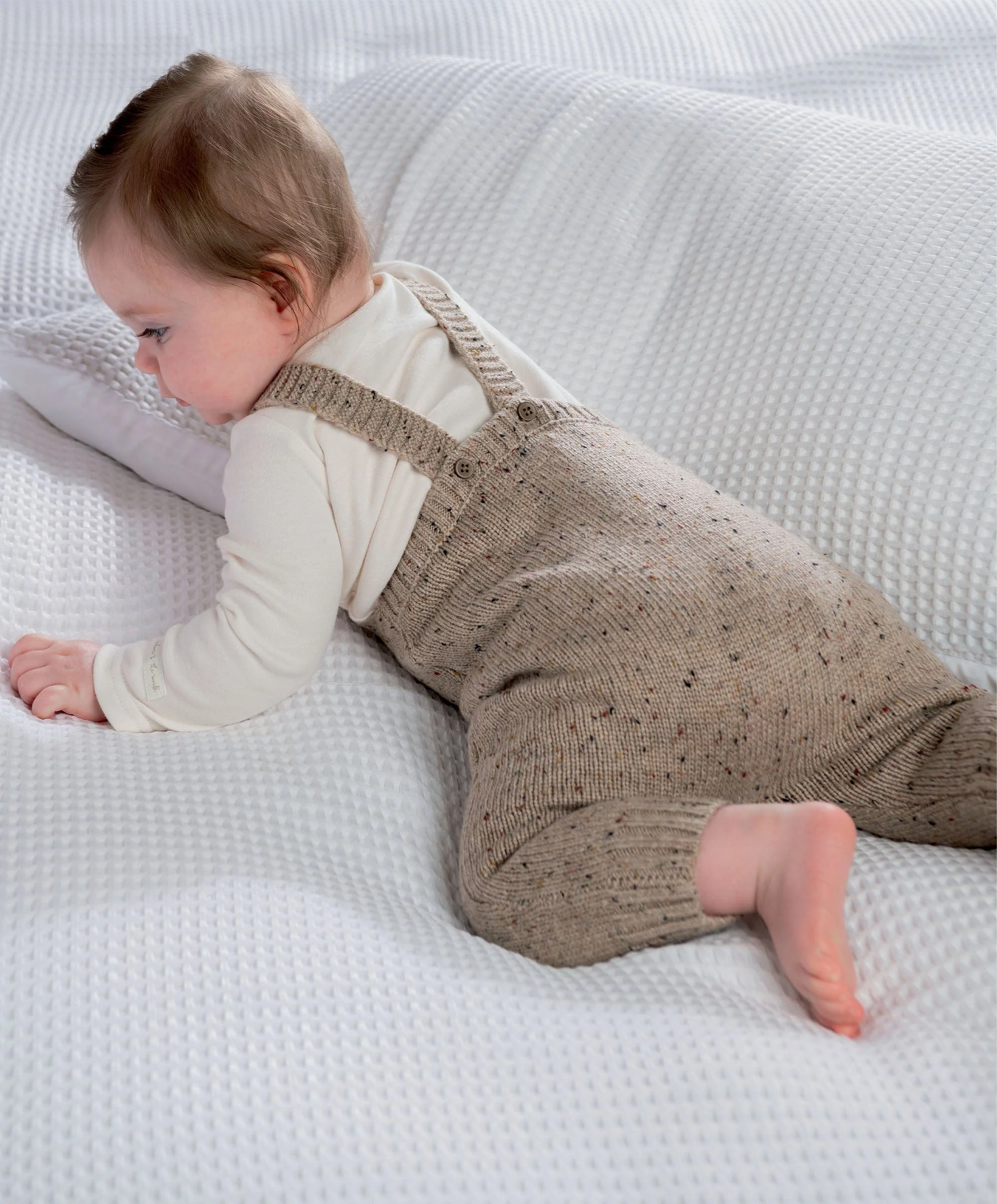 Knitted Bear Dungarees & Bodysuit Set (2 Pieces) - Image 4