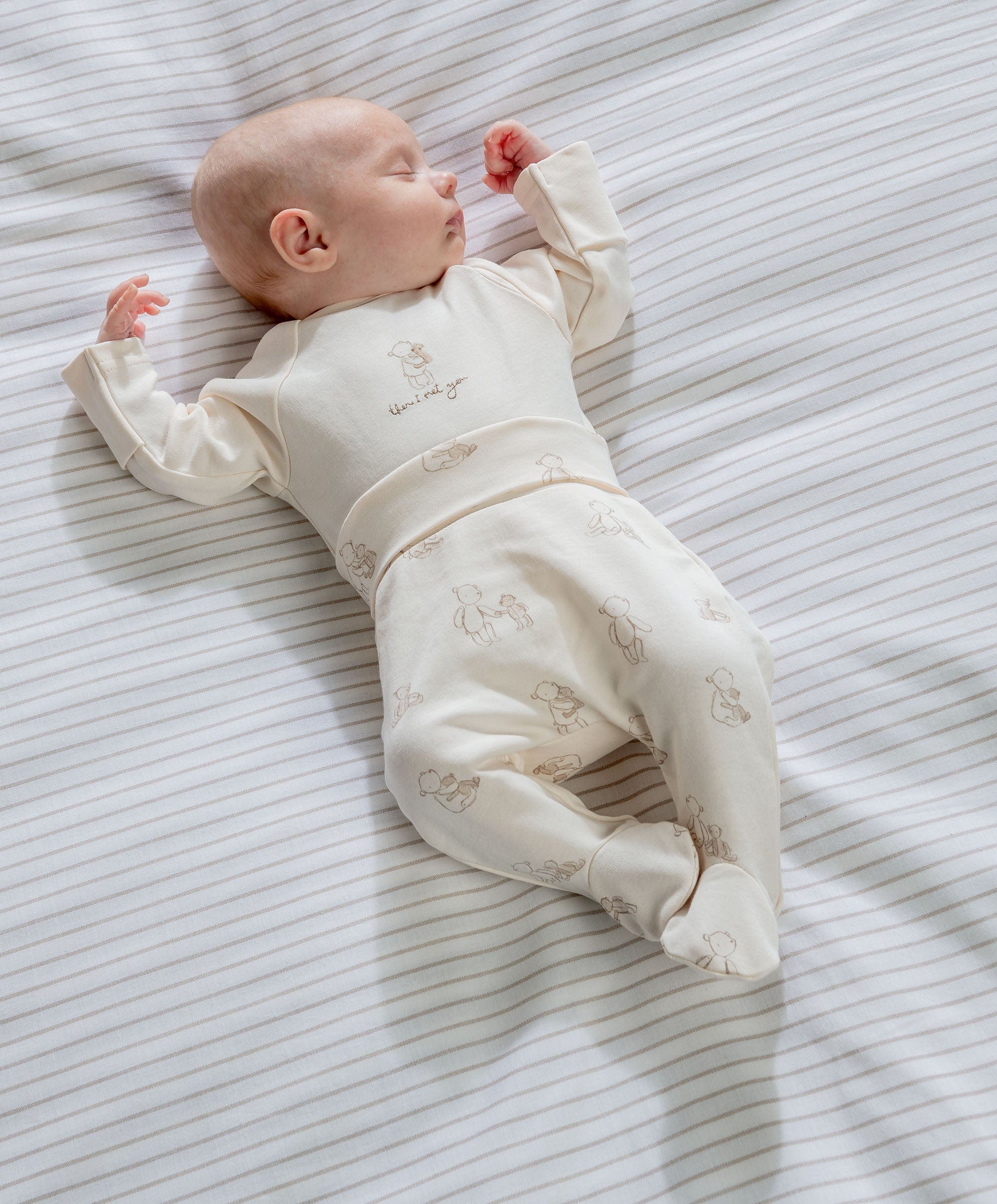 Bear Print Bodysuit & Bottoms Set (2 Pieces) - Image 2