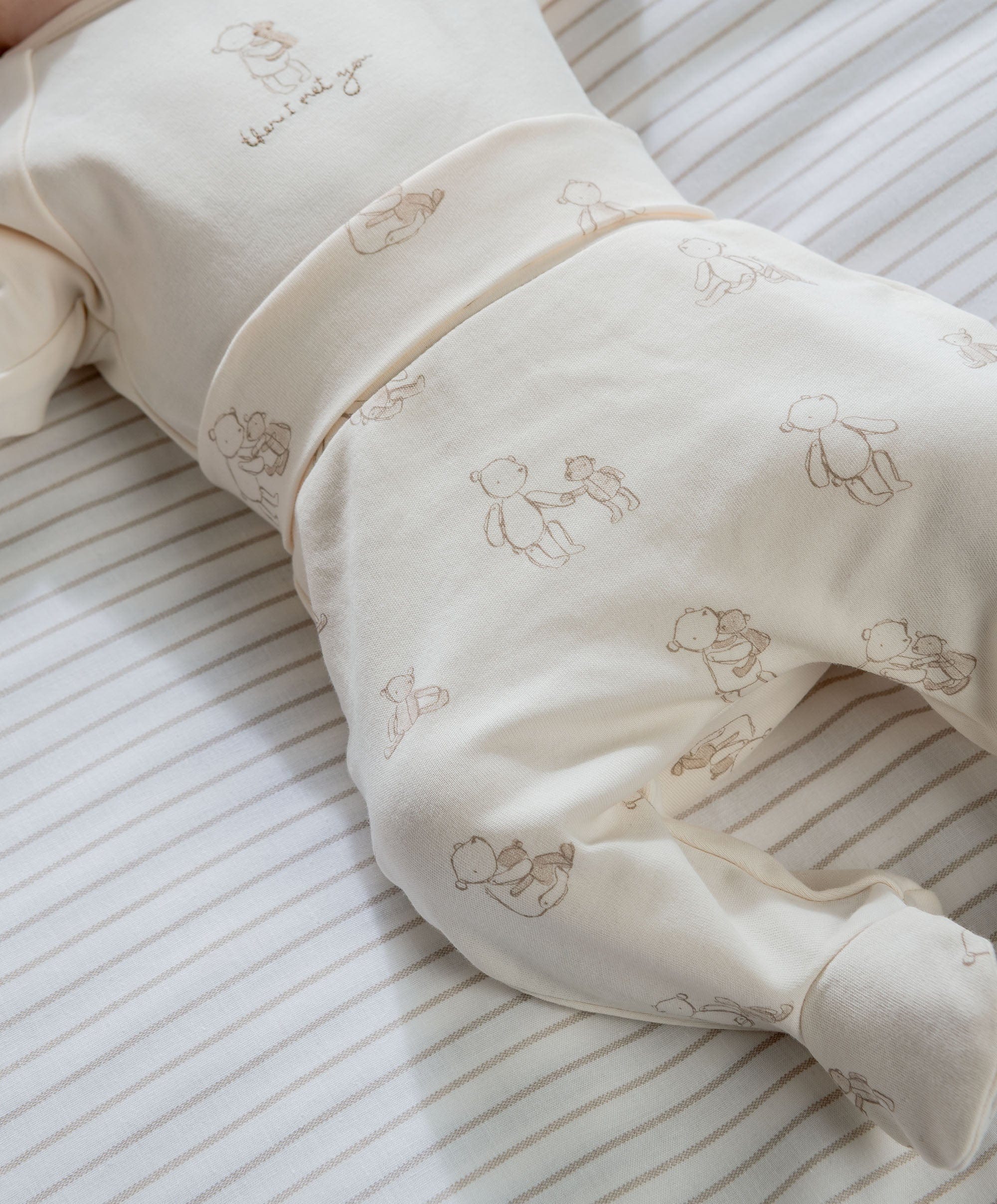 Bear Print Bodysuit & Bottoms Set (2 Pieces) - Image 4