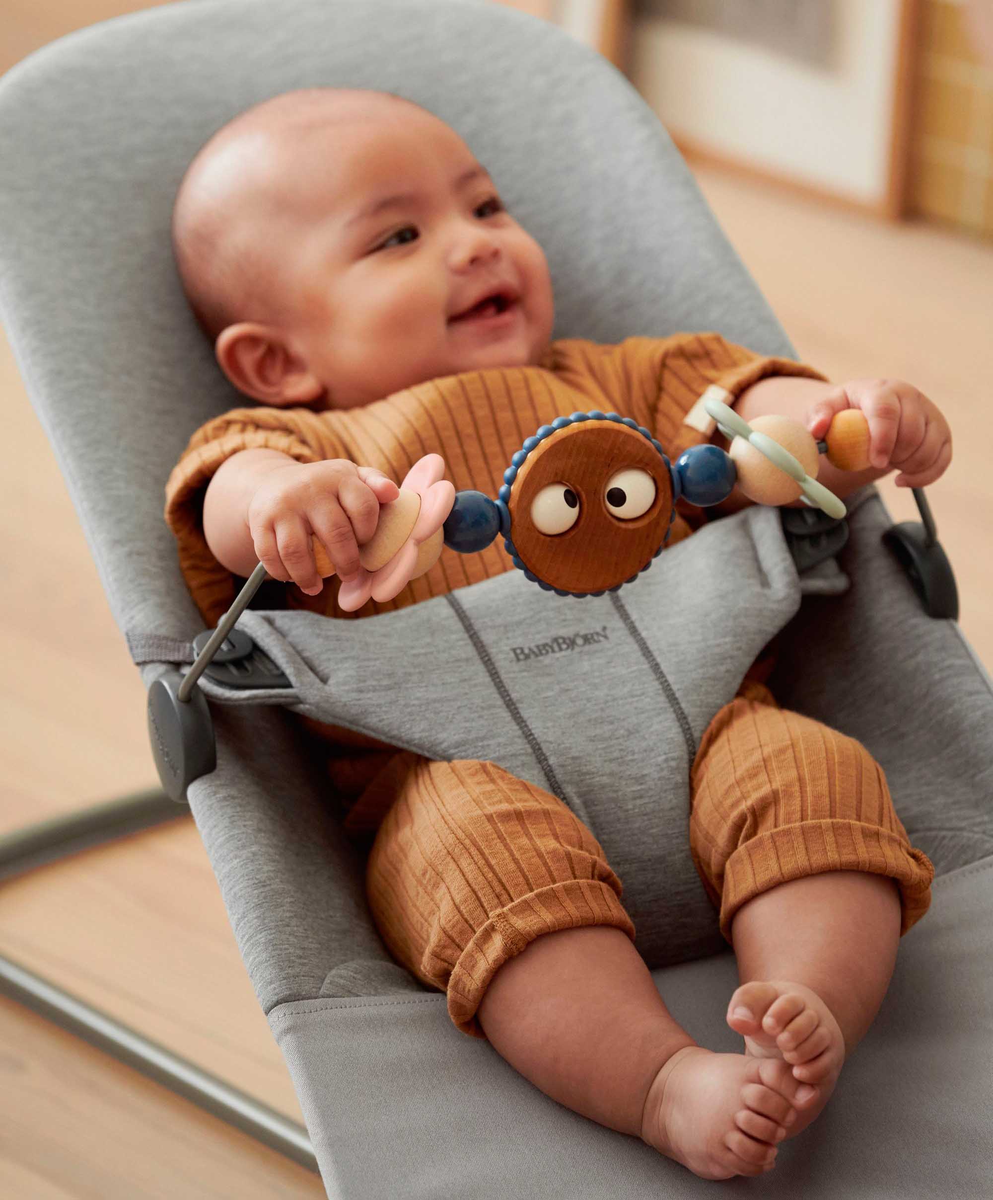 BabyBjörn Baby Bouncer and Toy Bar – Light Beige - Image 7