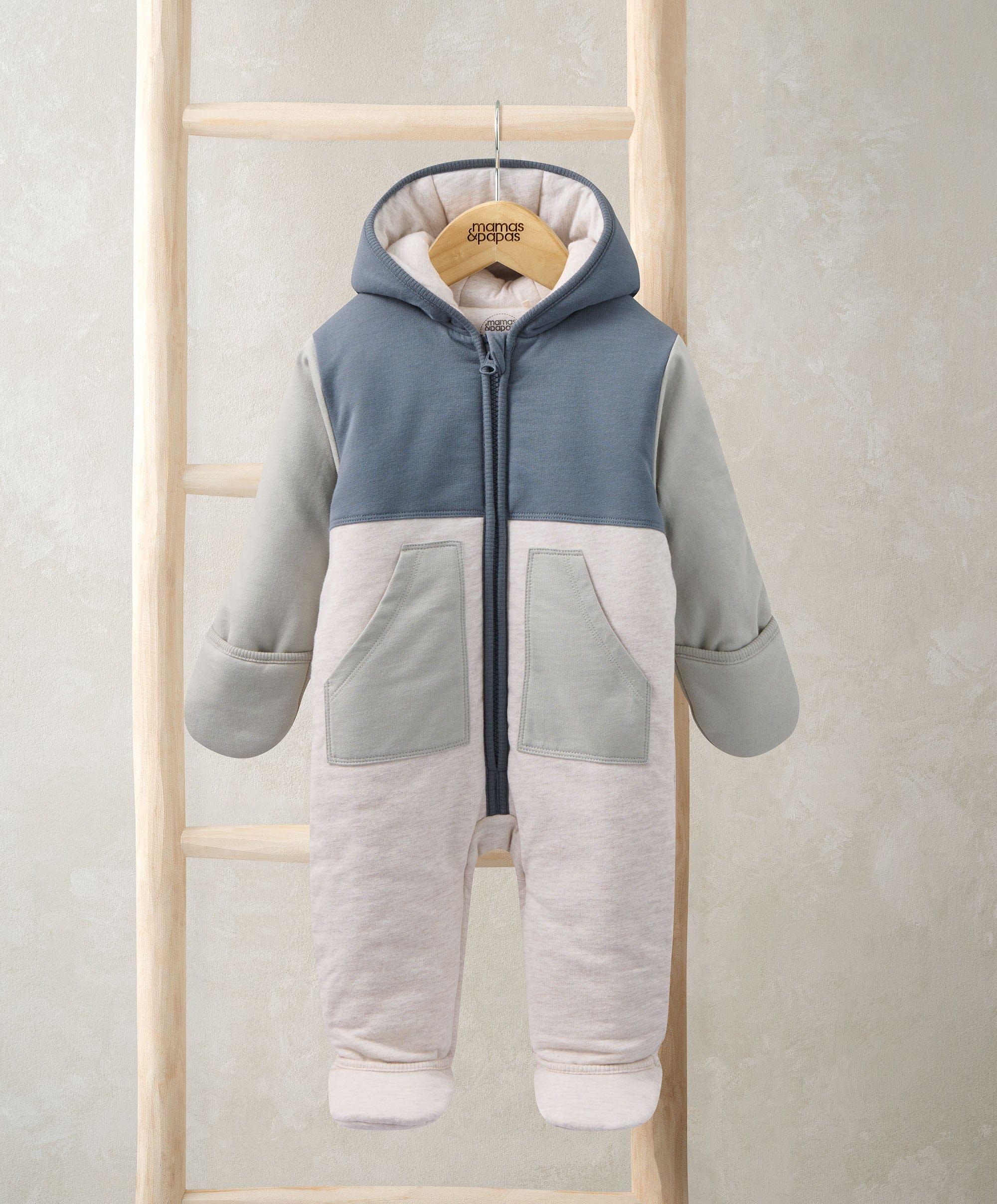 Lightweight Pramsuit