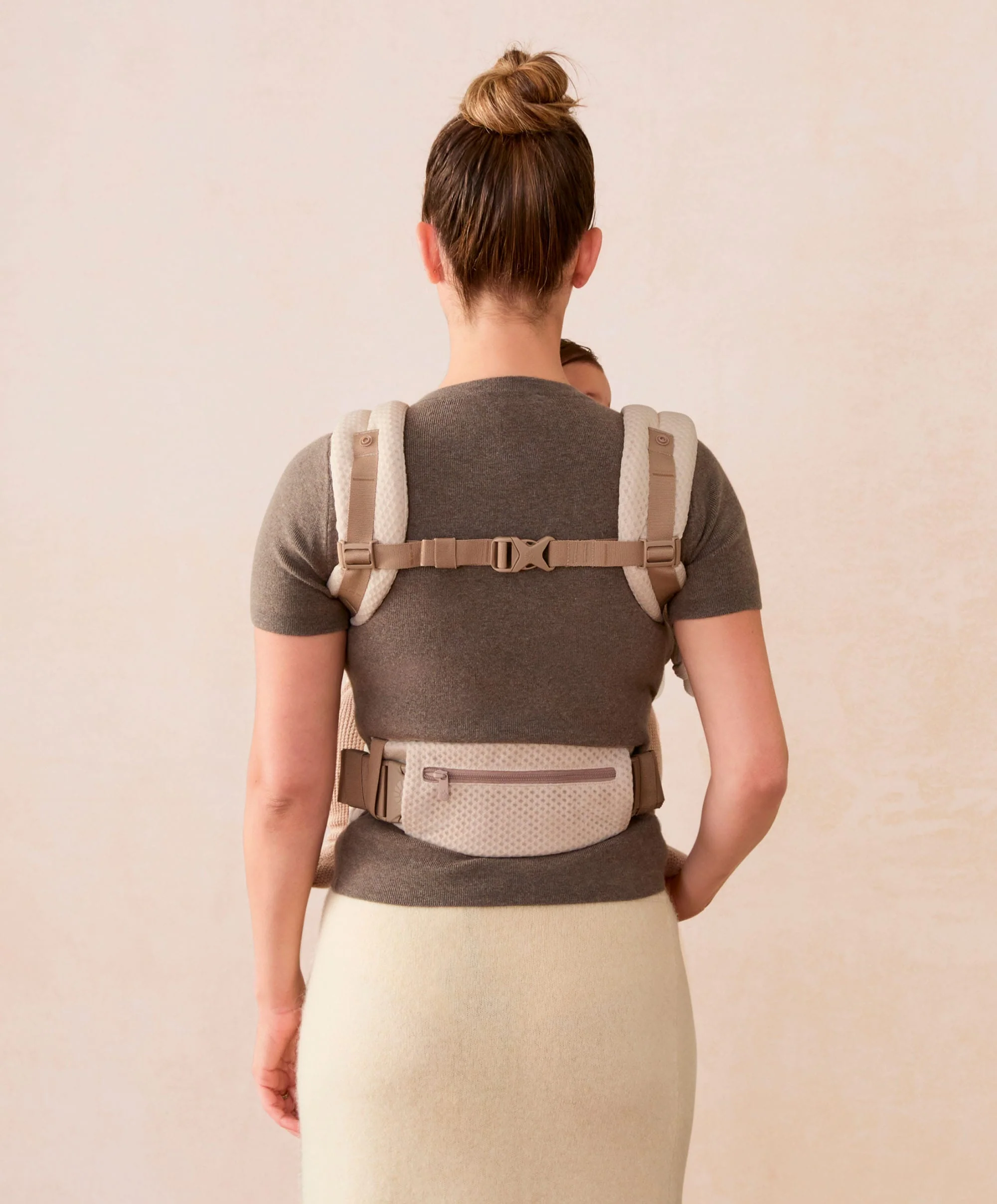 Ergobaby Omni Deluxe Mesh Baby Carrier - Natural Beige - Image 11