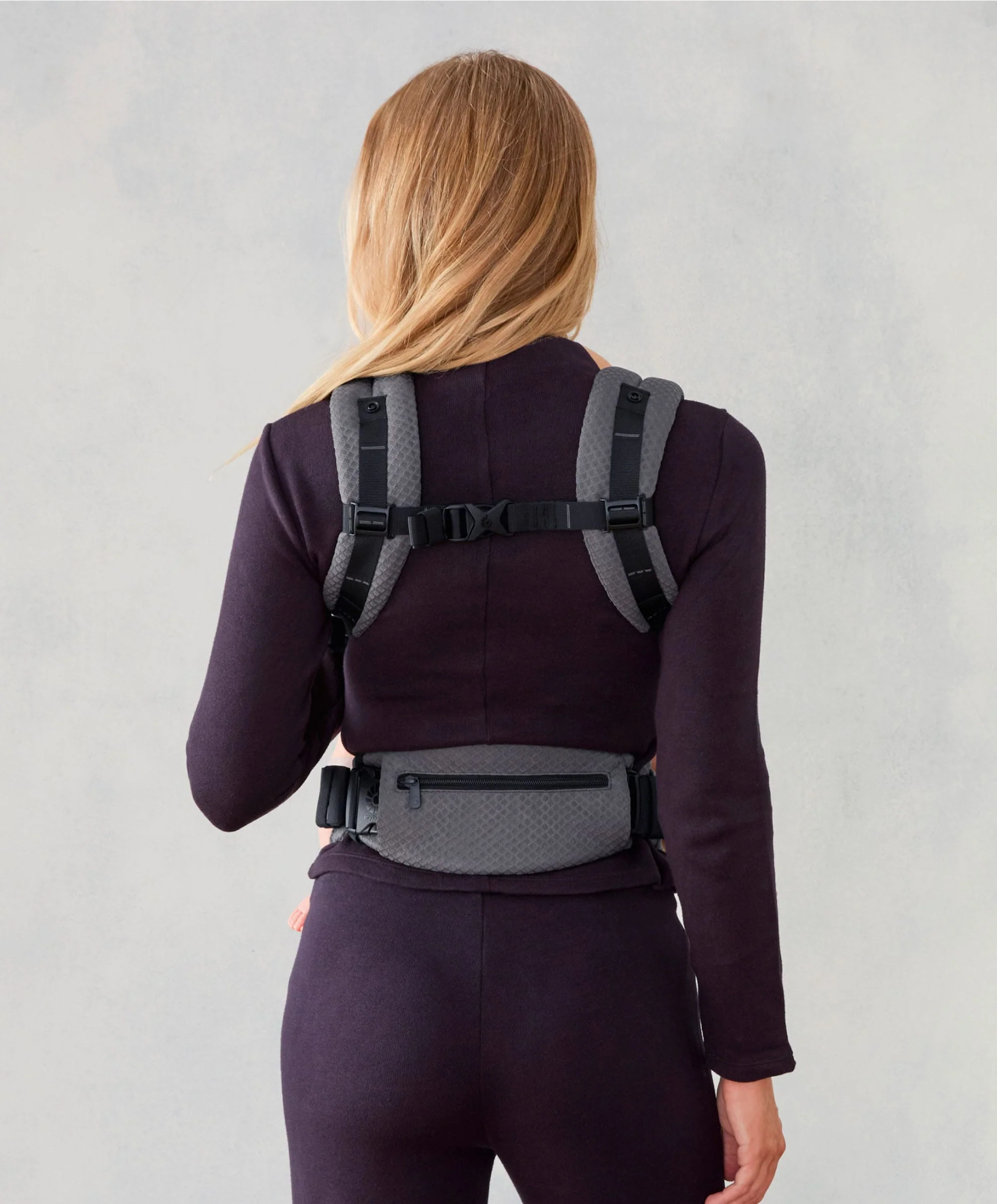 Ergobaby Omni Deluxe Mesh Baby Carrier- Graphite Grey - Image 11