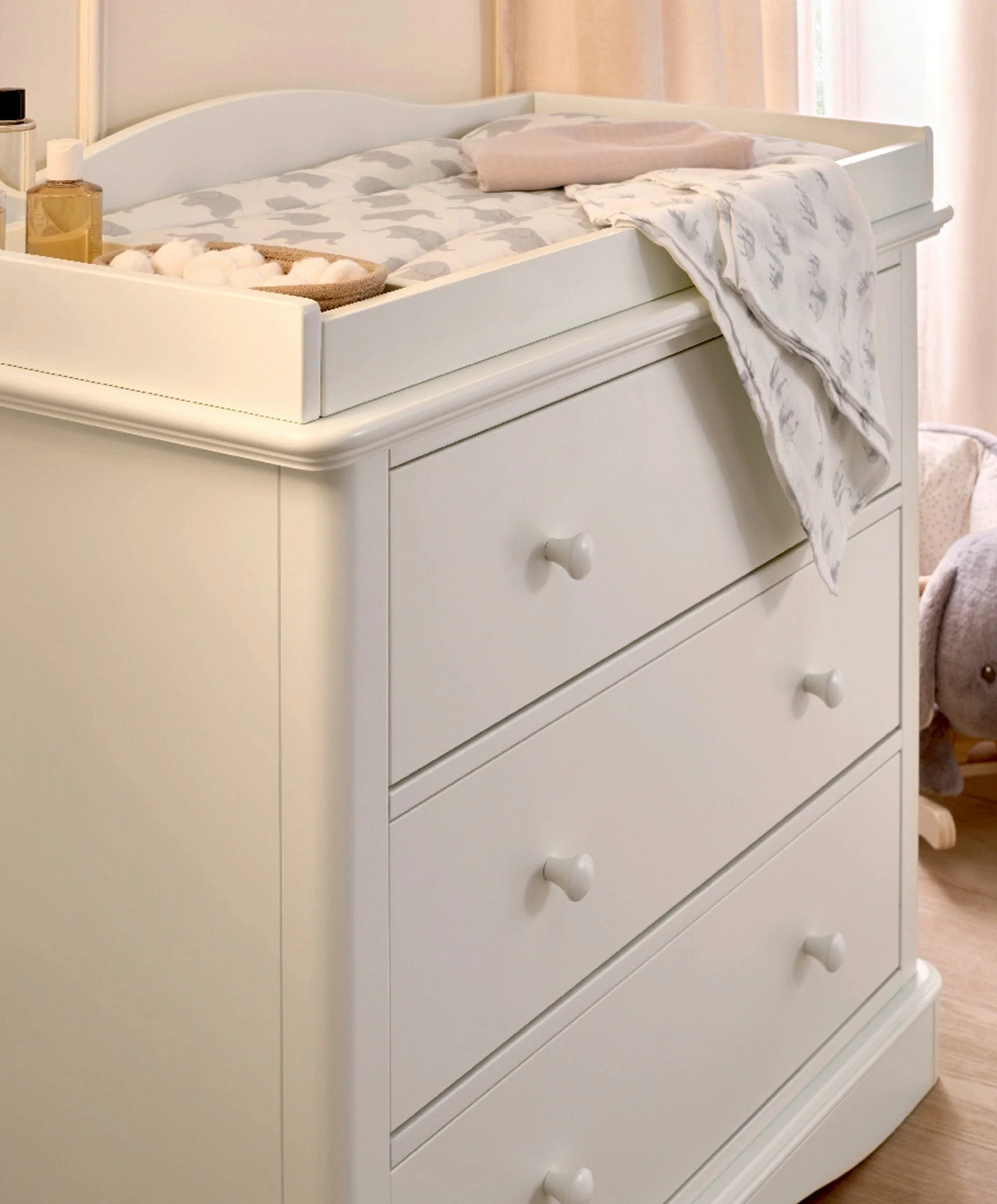 Flyn 2 Piece Cotbed Set with Dresser Changer - White - Image 15