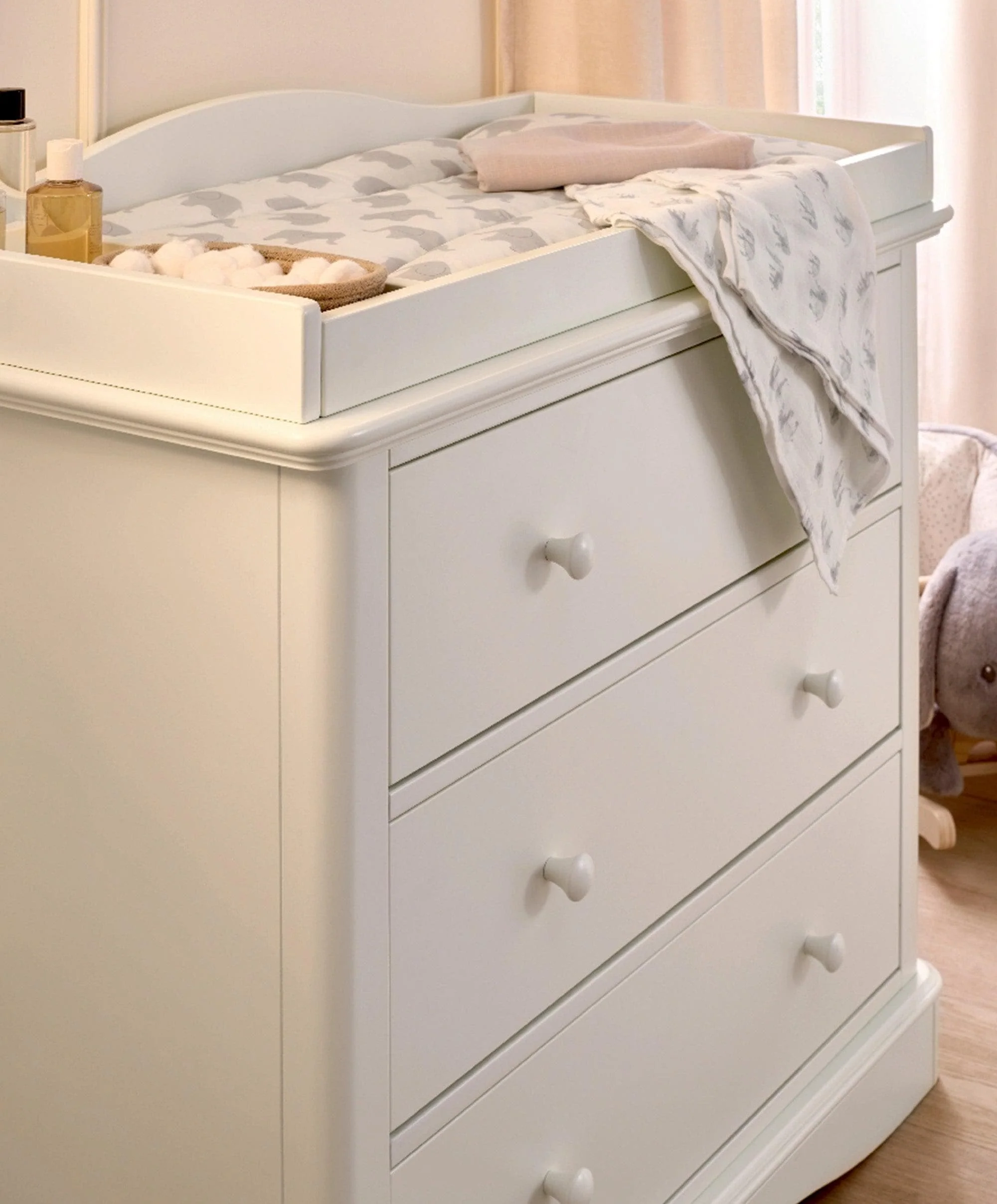 Flyn 2 Piece Cotbed Set with Dresser Changer - White - Image 5