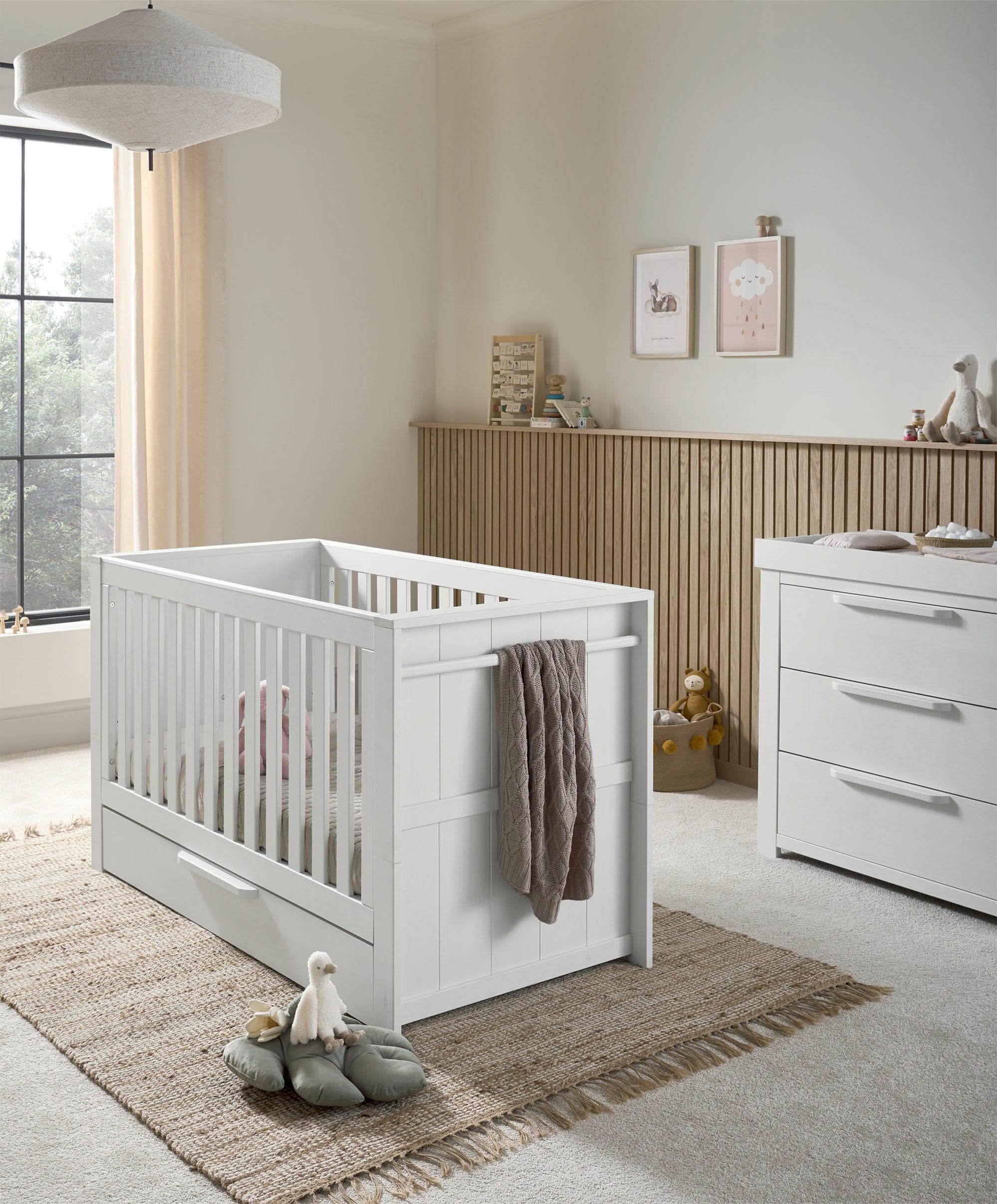 Franklin Nursery Bundle with Lua Bedside Crib (6 Piece) – White Wash - Image 2
