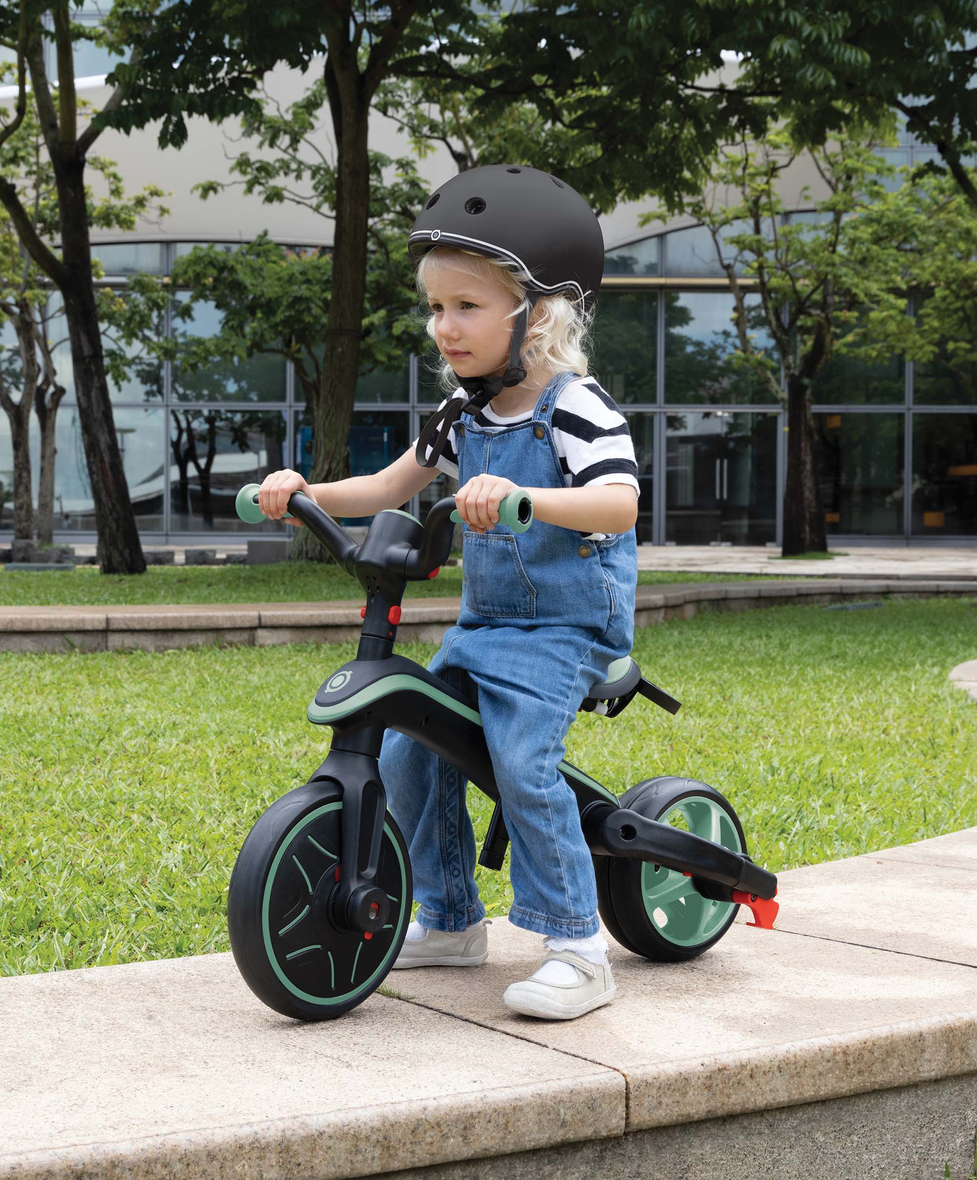 Globber Explorer Foldable 4-in-1 Trike - Olive - Image 12