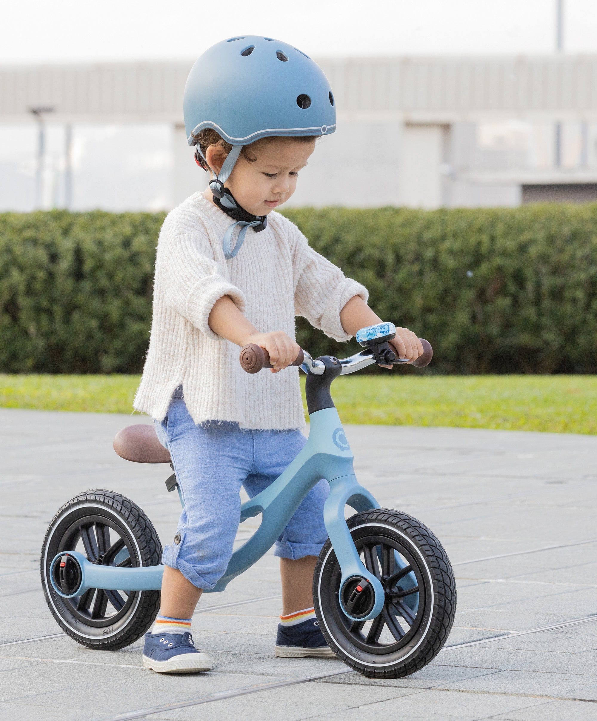 Globber Go Bike Elite Air - Pastel Blue - Image 4