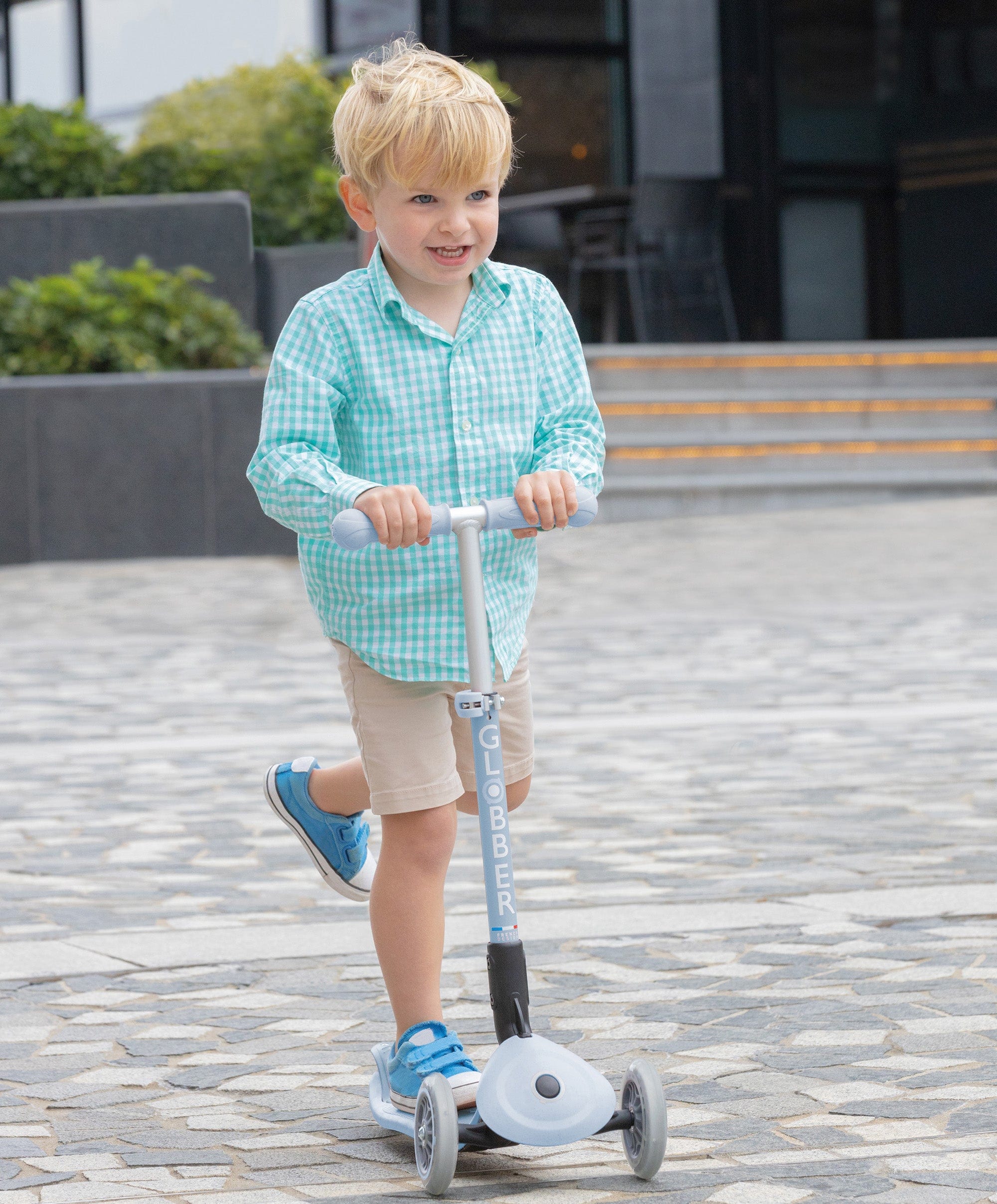 Globber Junior Foldable Lights Eco Scooter - Blueberry - Image 2