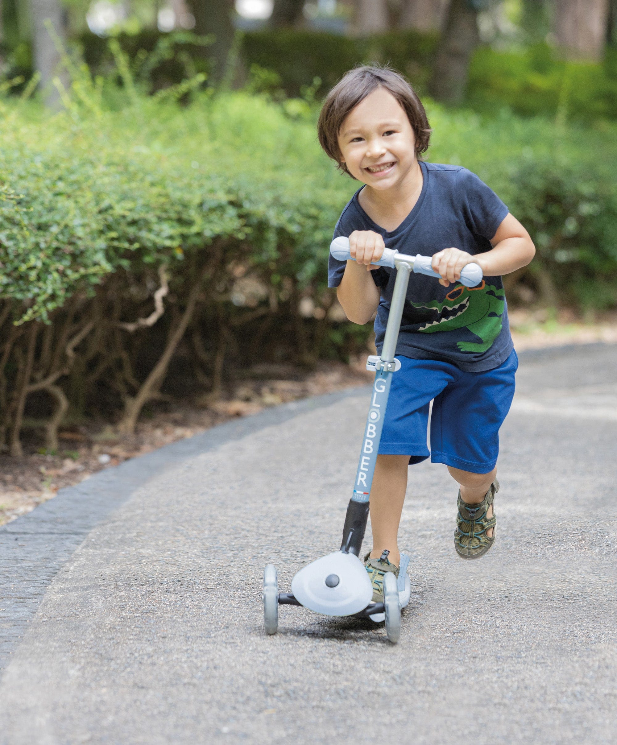 Globber Junior Foldable Lights Eco Scooter - Blueberry - Image 3