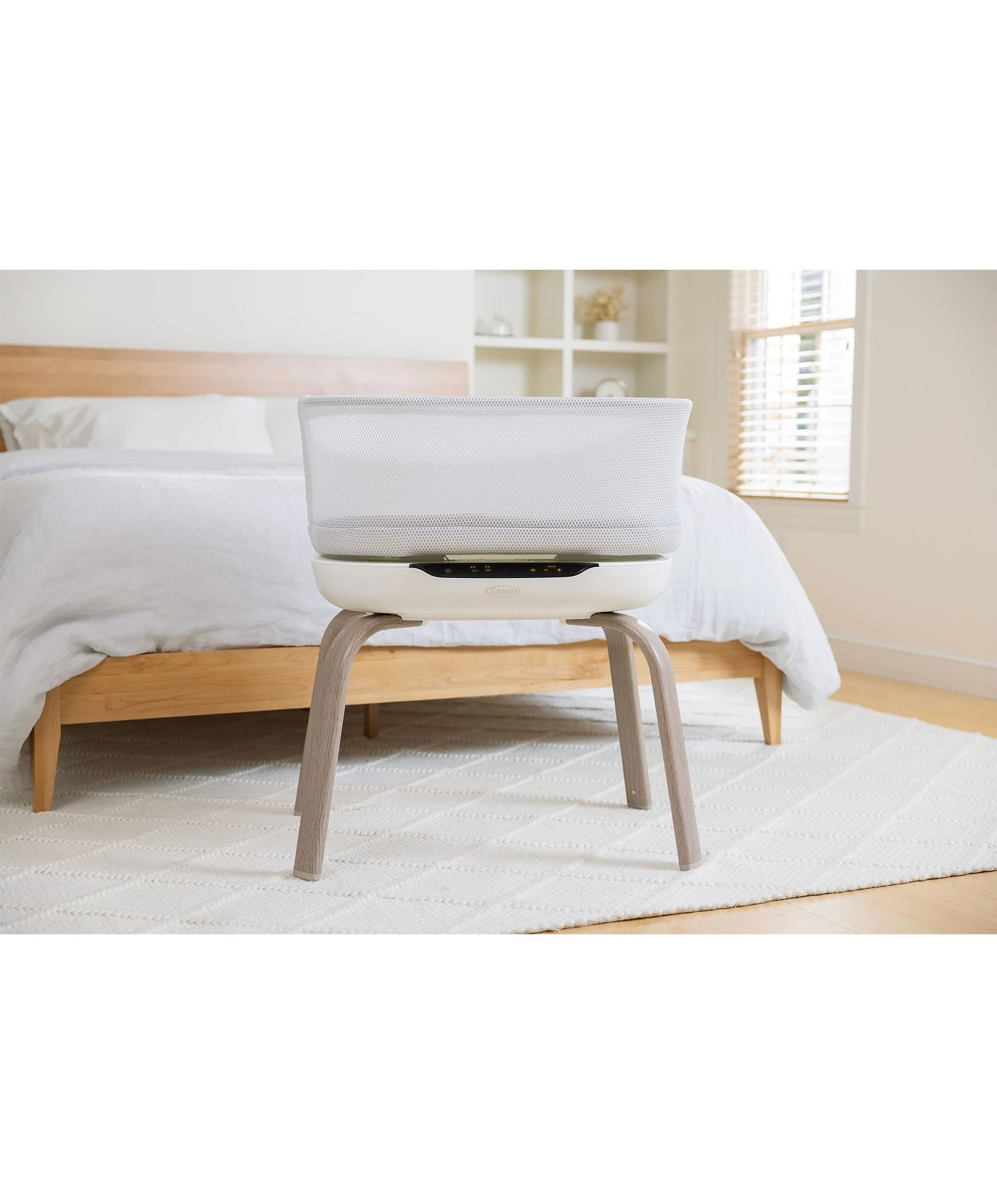 Graco Eluma™ Nest Bedside Crib - Luna