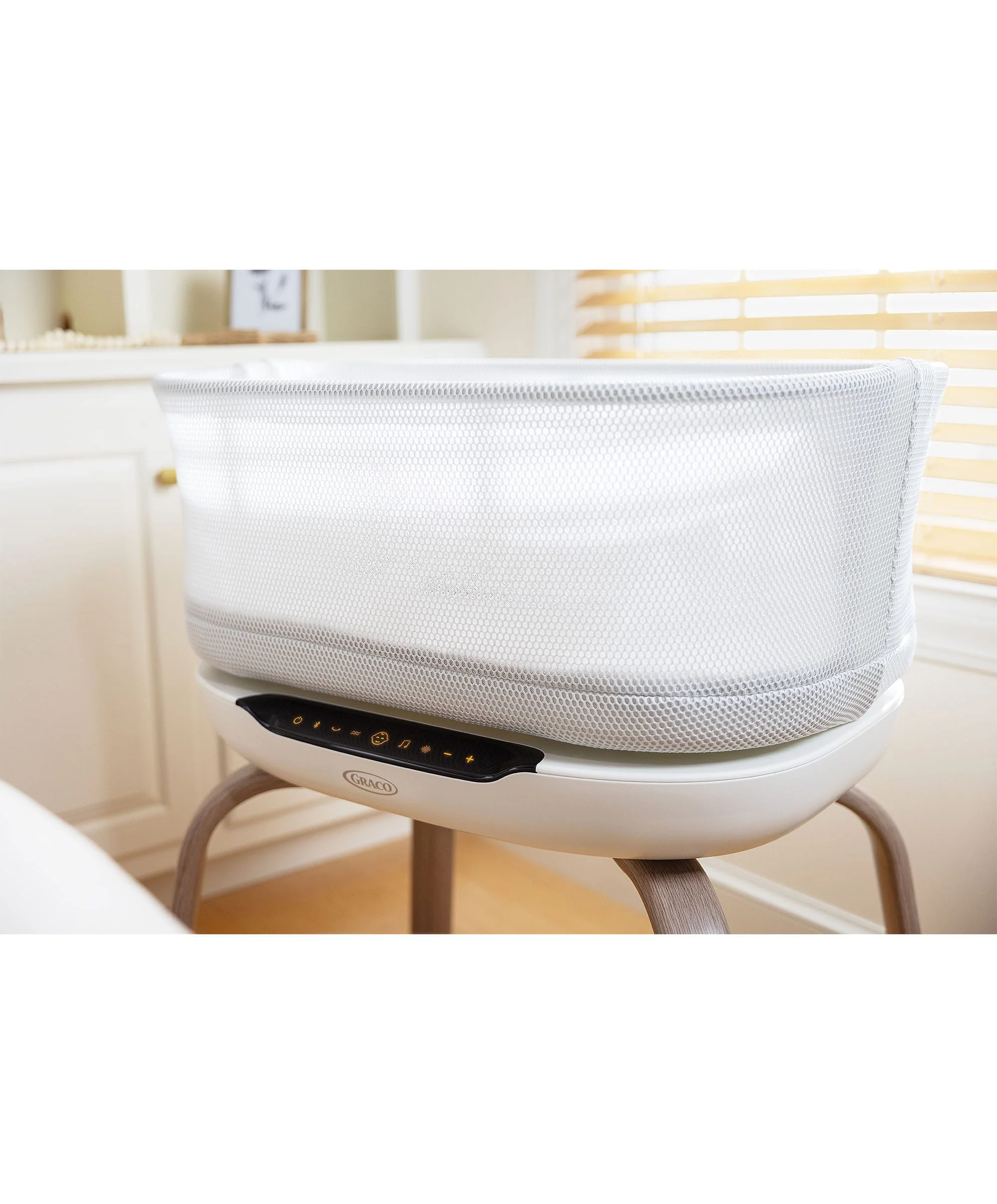 Graco Eluma™ Nest Bedside Crib - Luna - Image 2