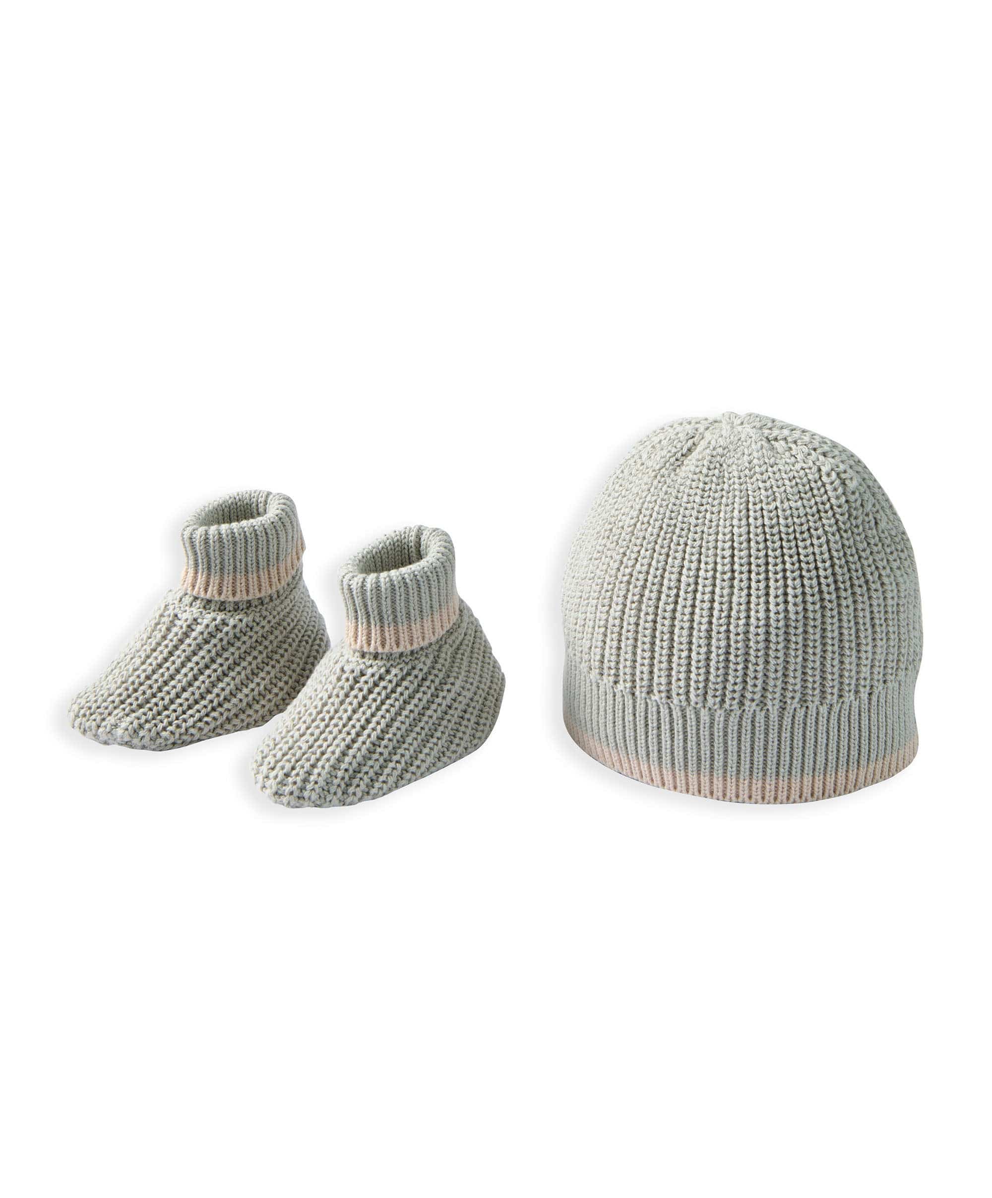 Welcome to the world Knitted Hat and Booties Set - Image 2