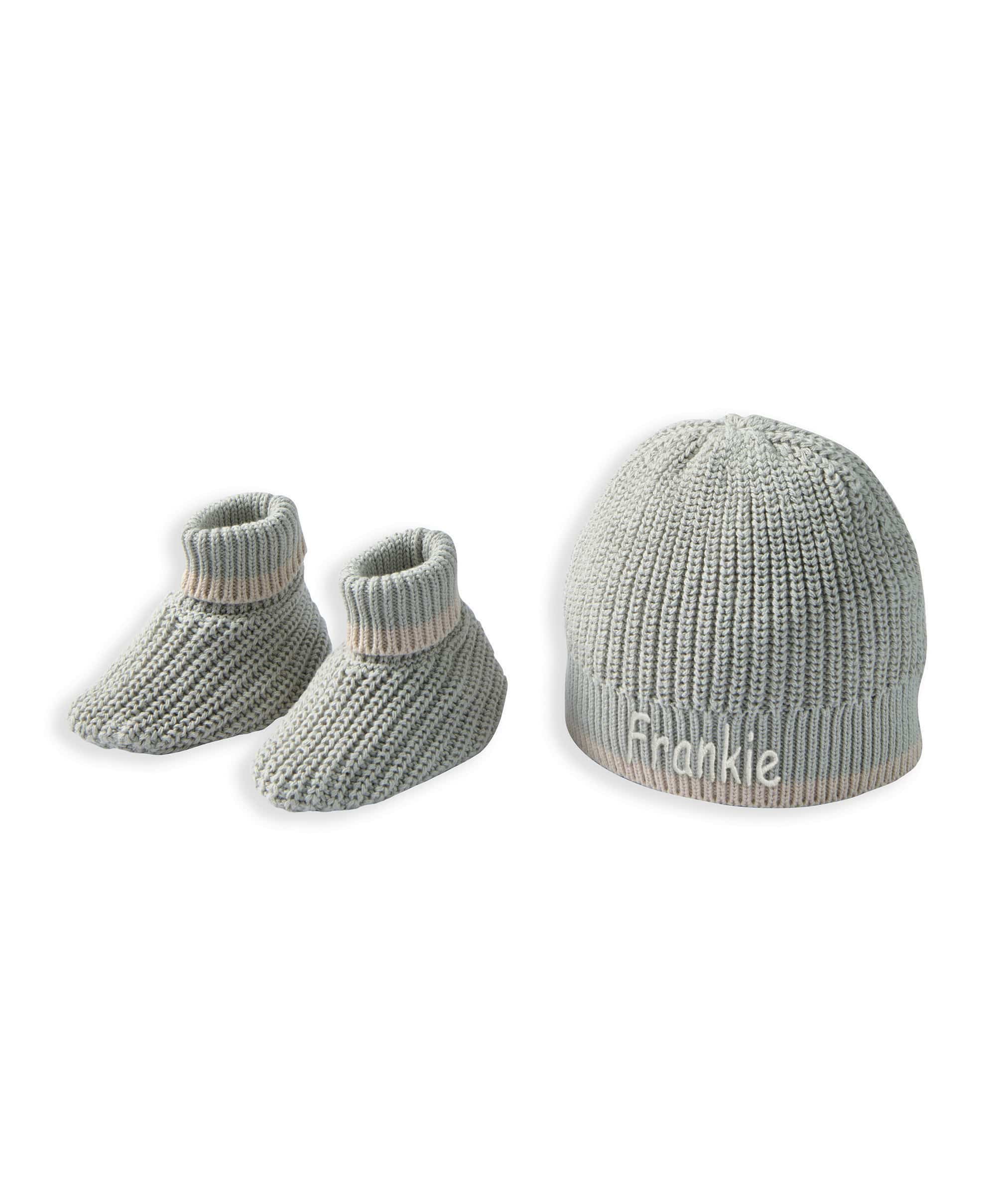 Welcome to the world Knitted Hat and Booties Set - Image 3
