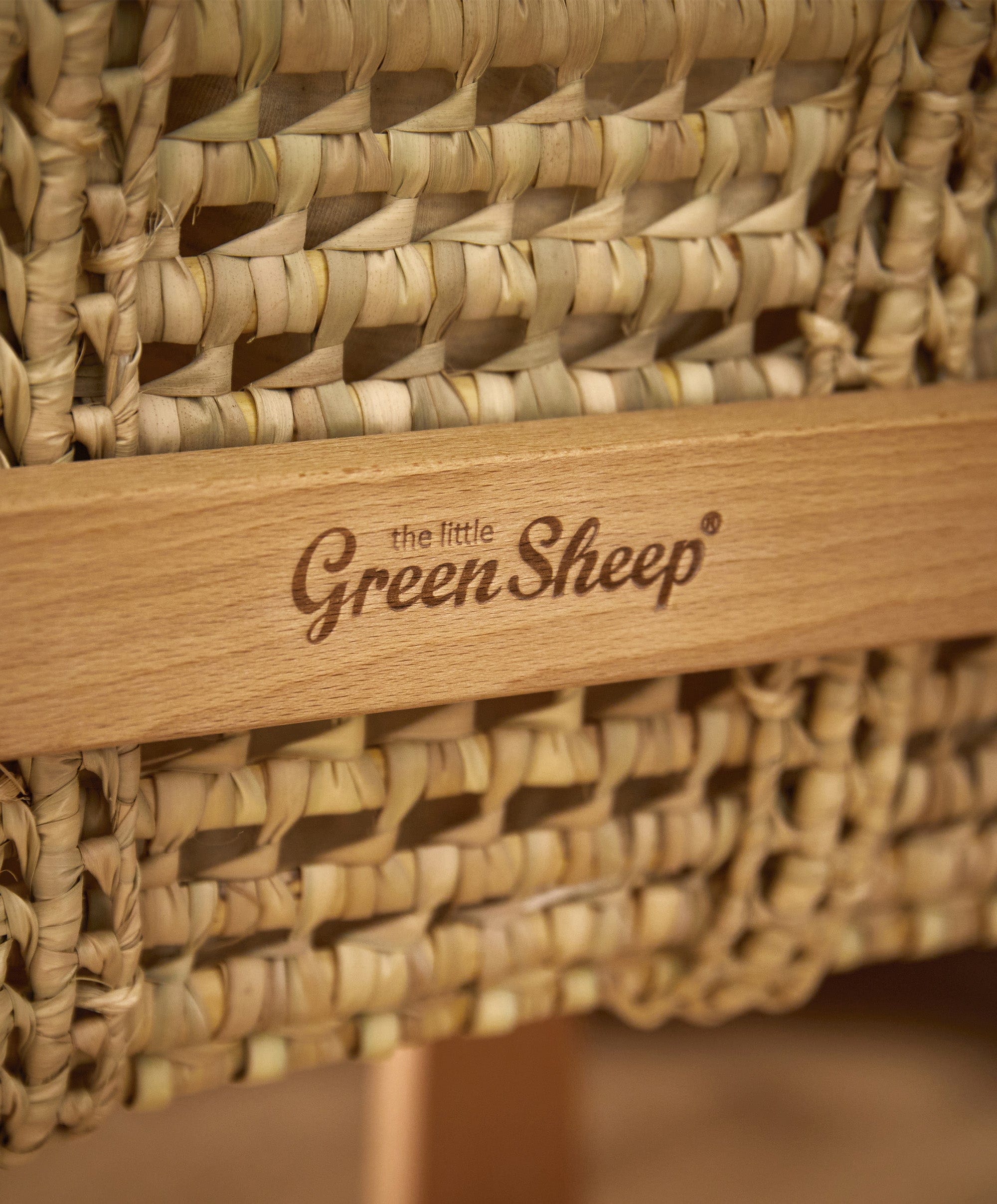 Little Green Sheep Organic Knitted Moses Basket & Mattress - Truffle - Image 4