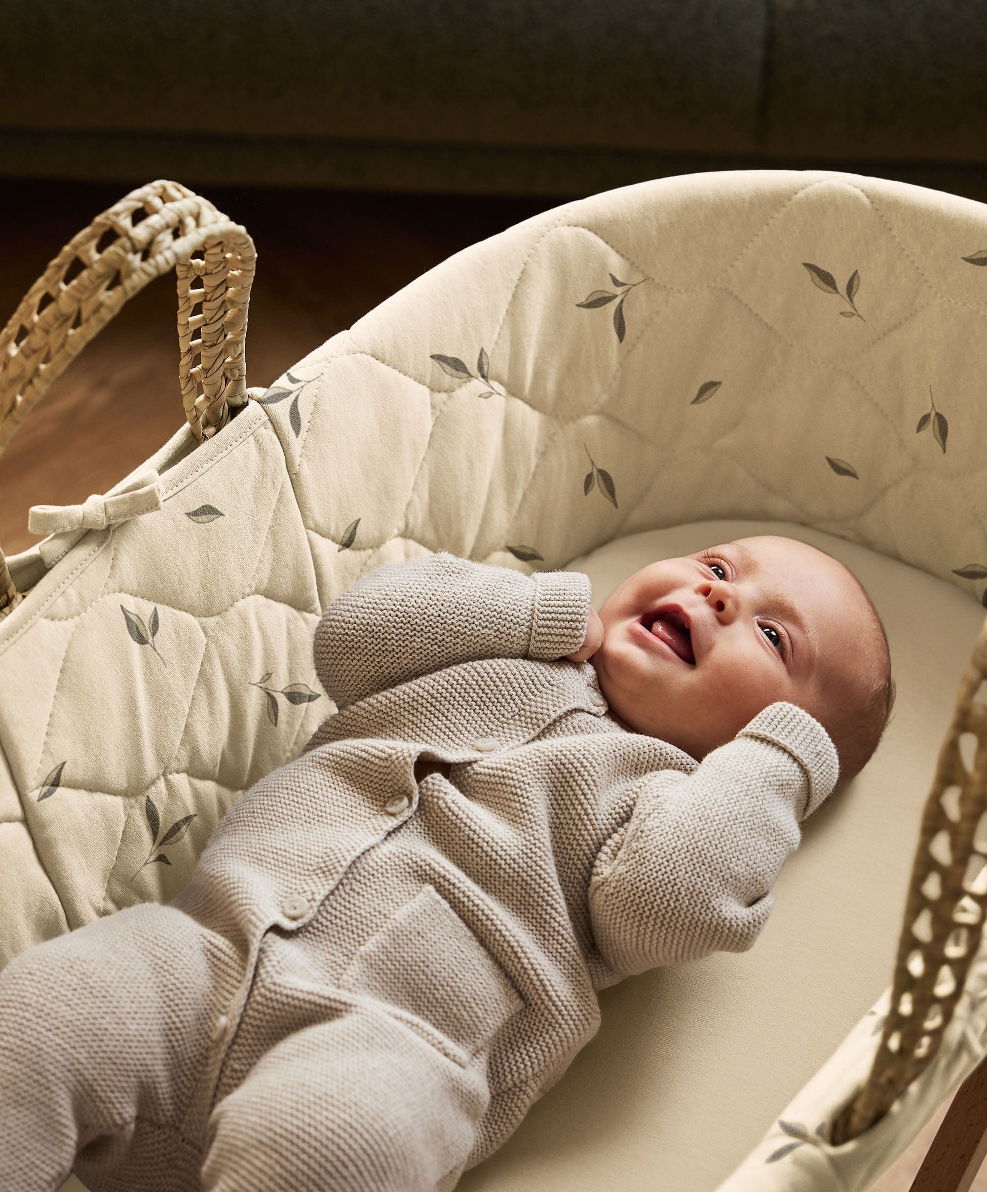 Little Green Sheep Quilted Moses Basket and Mattress - Leaves