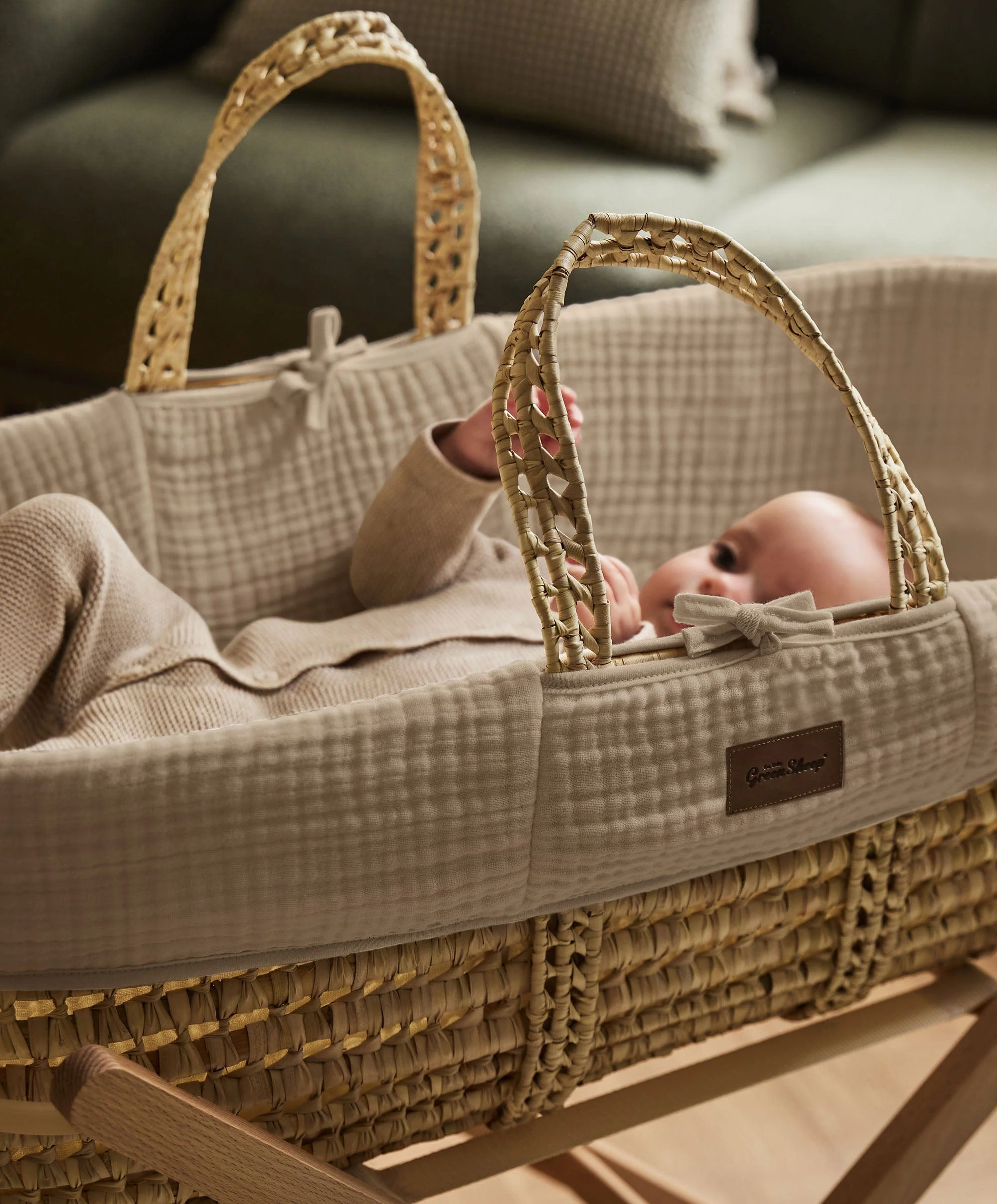 Little Green Sheep Muslin Moses Basket & Mattress - Truffle