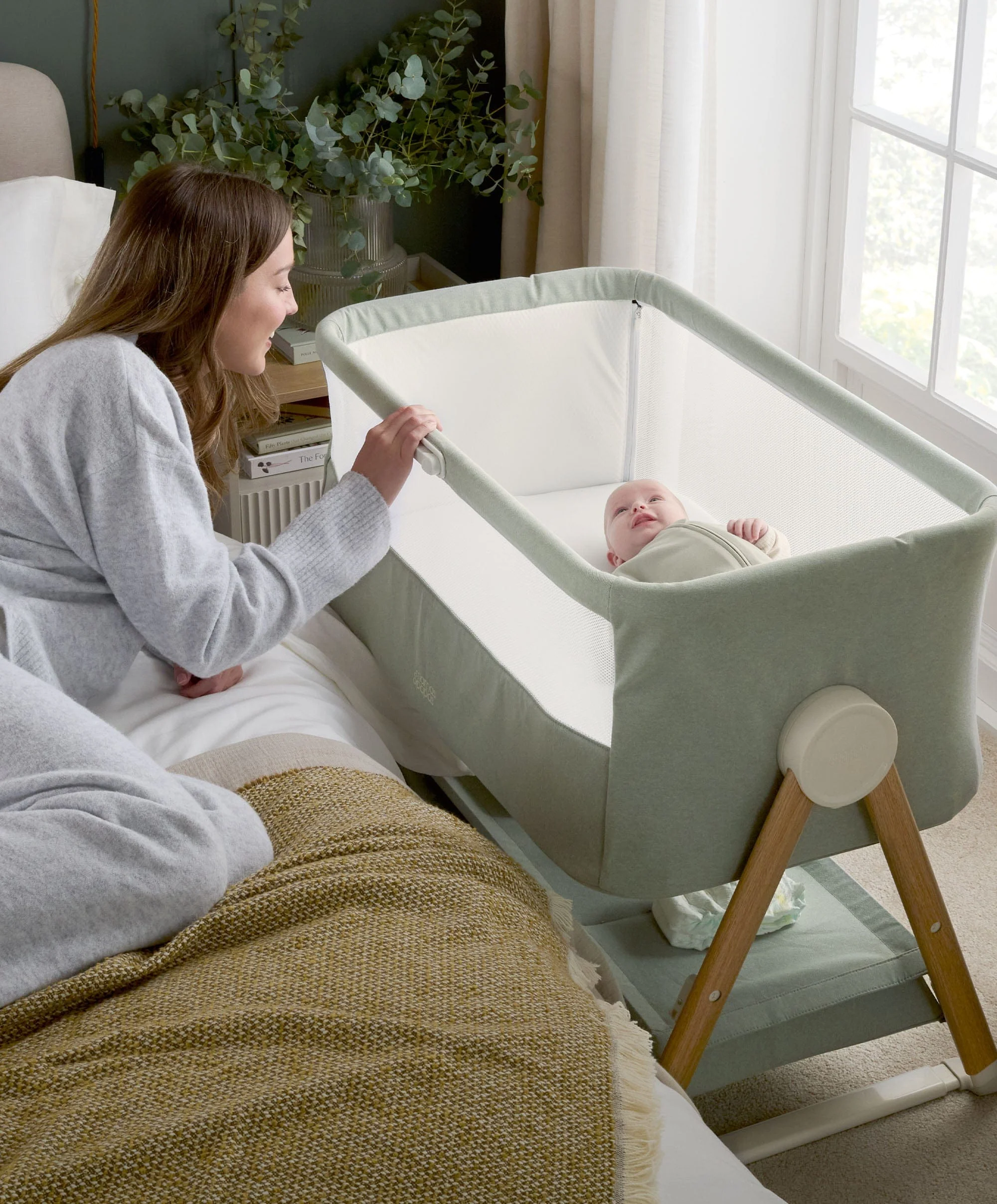 Lua Bedside Crib - Sage