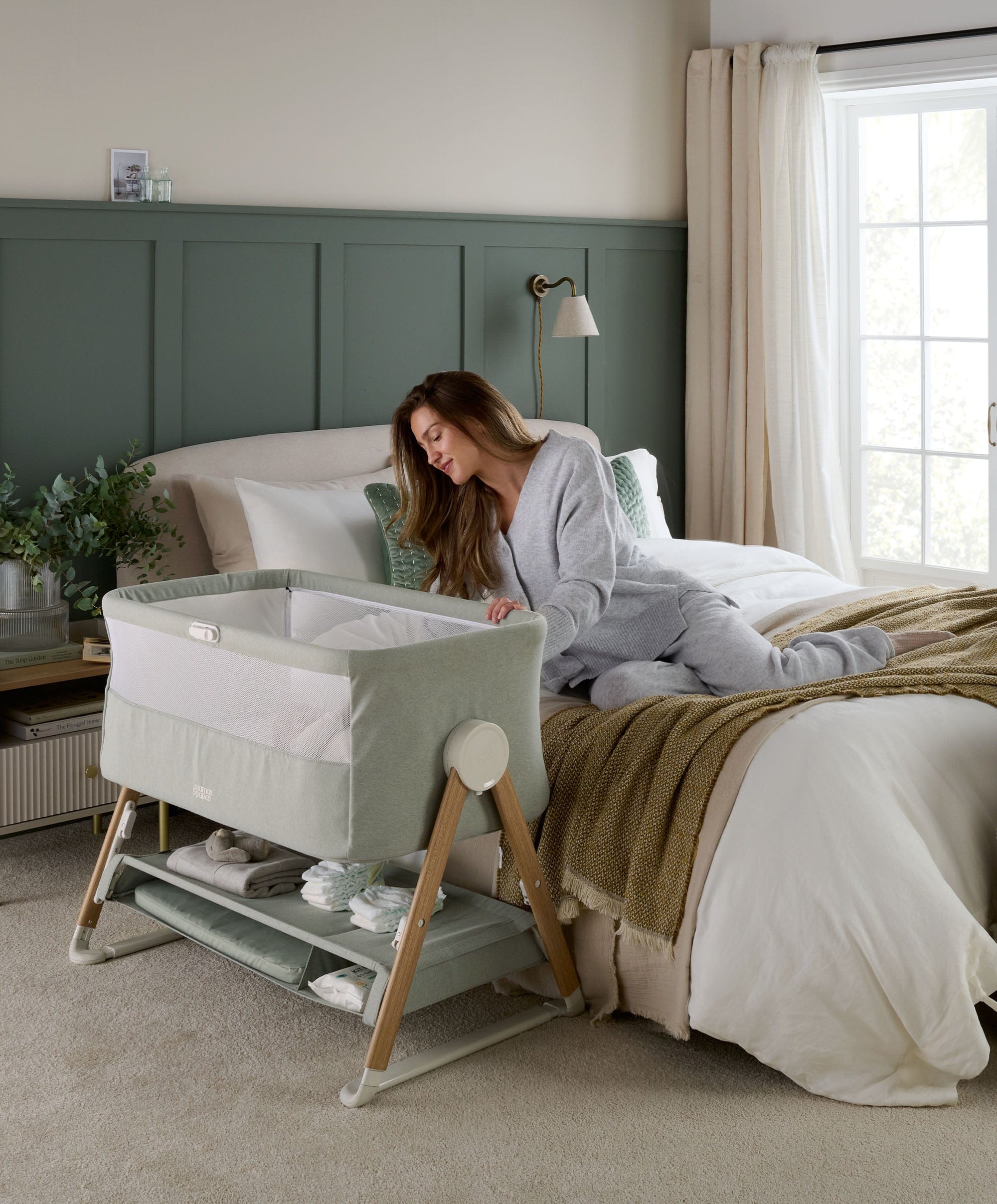 Lua Bedside Crib and Sheet Bundle - Sage/White - Image 2