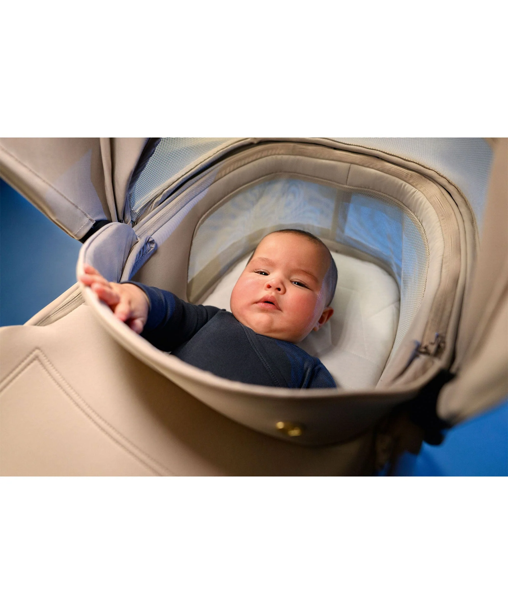 Maxi-Cosi Cabin Carrycot - Onyx Black - Image 12