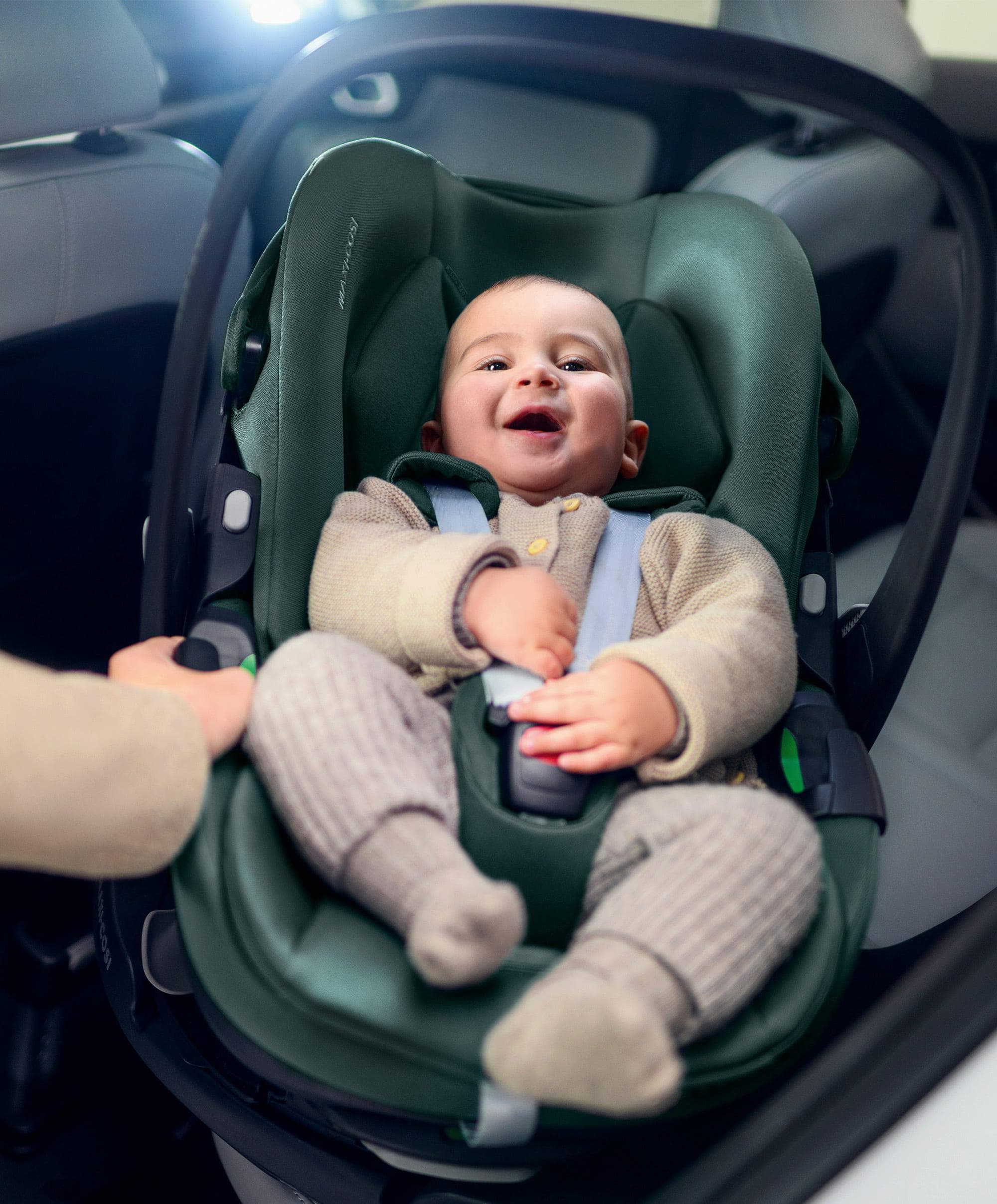Maxi-Cosi FamilyFix 360 Pro ISOFIX Base - Black - Image 3