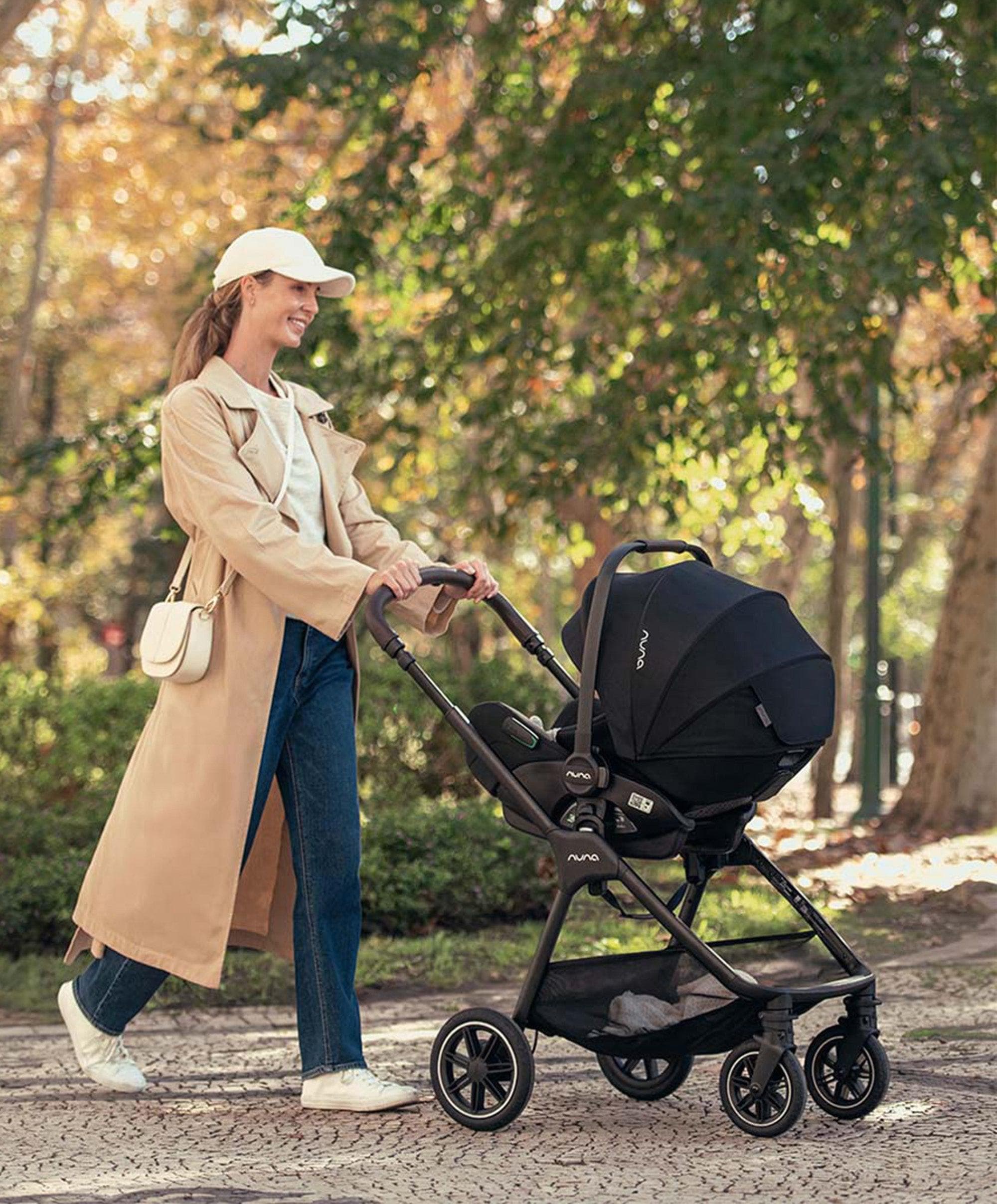 Nuna MIXX Next Pushchair Bundle with ARRA Flex Car Seat & BASE Curv Base - Cedar - Image 3