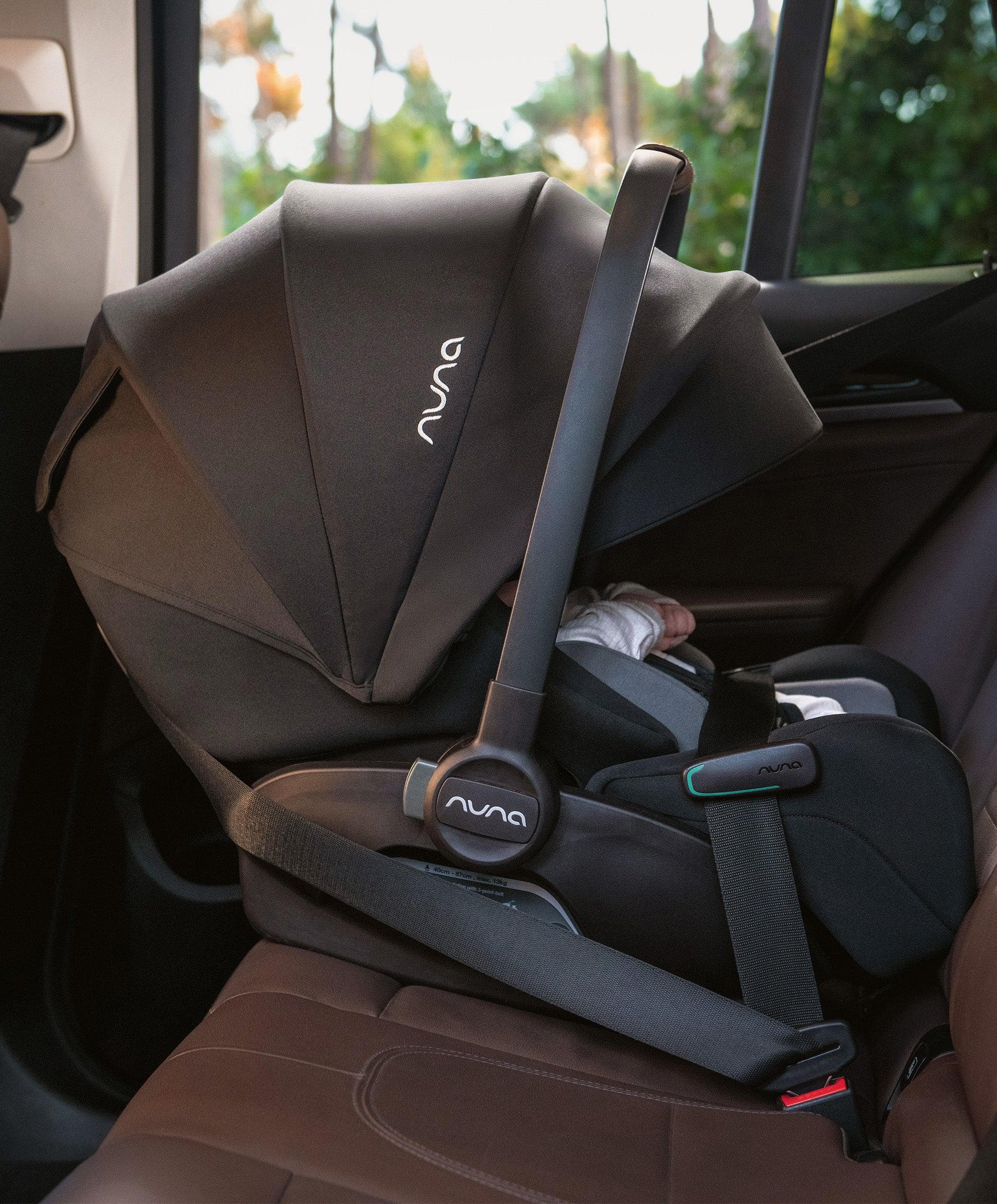 Nuna MIXX Next Pushchair Bundle with ARRA Flex Car Seat & BASE Curv Base - Cedar - Image 5