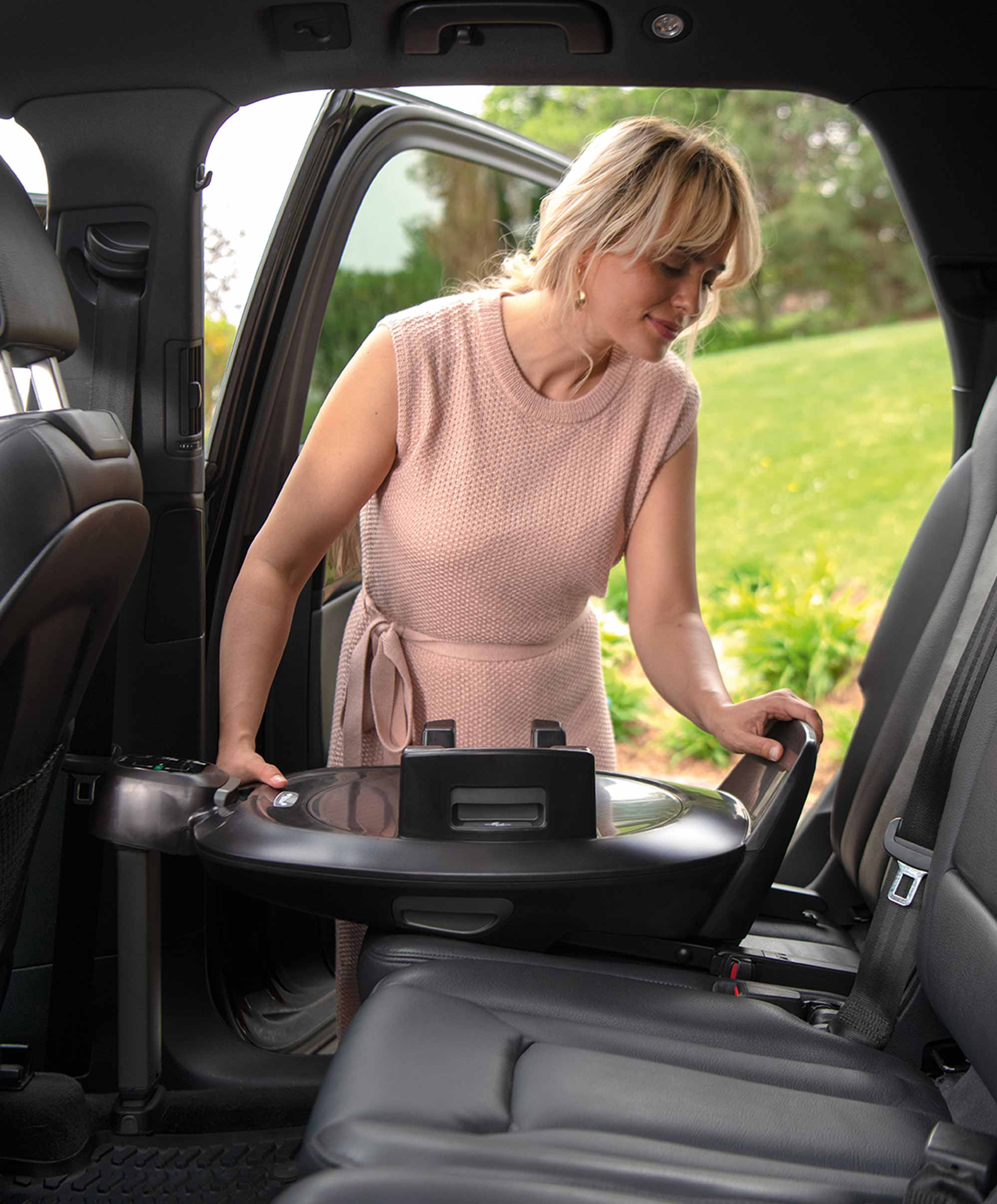 Nuna Base Next Rotating ISOFIX Base - Caviar - Image 8