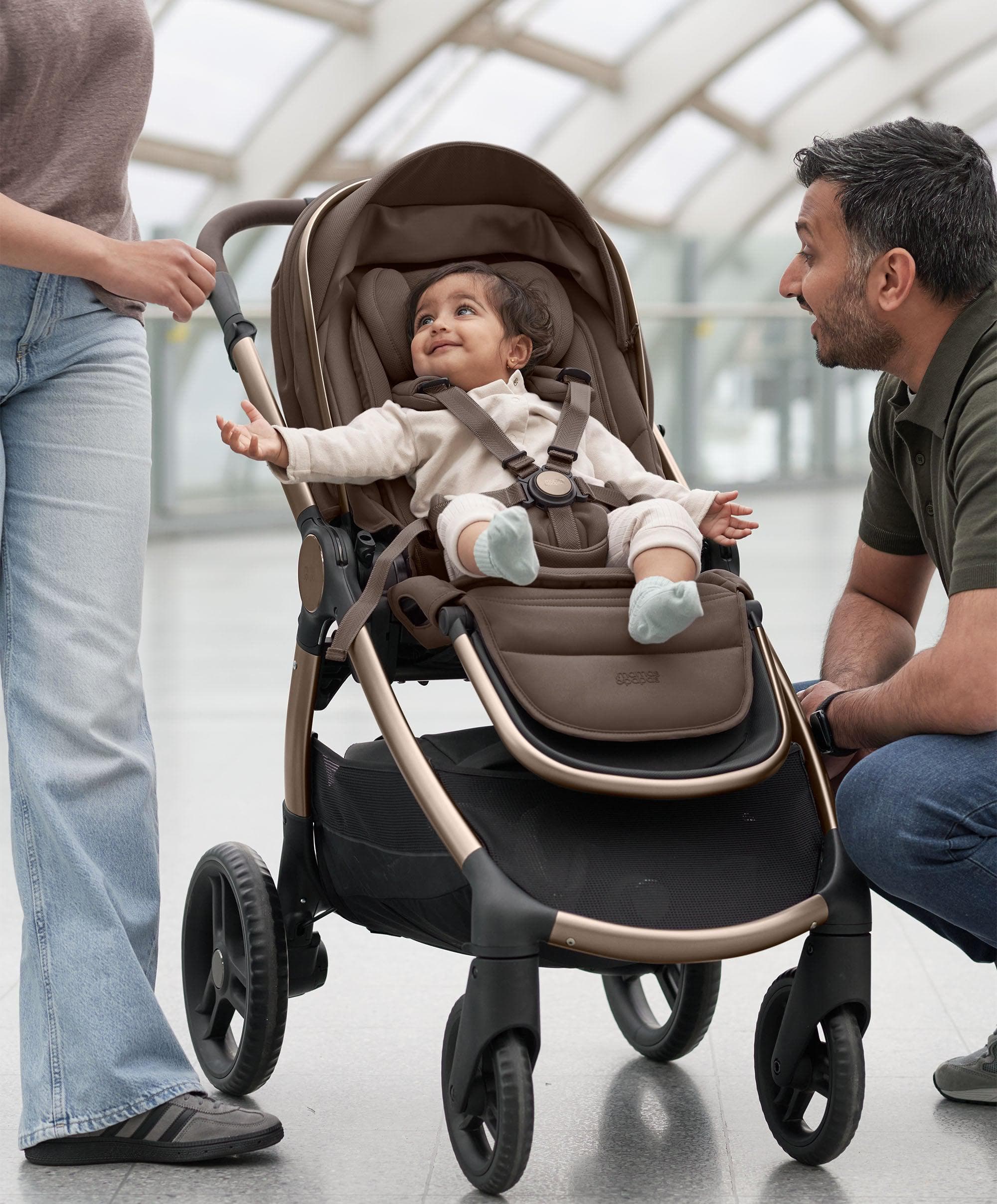 Ocarro 2 Complete Pushchair Bundle with Maxi-Cosi Pebble 360 Pro² Car Seat & Base (9 Pieces) - Crema - Image 2