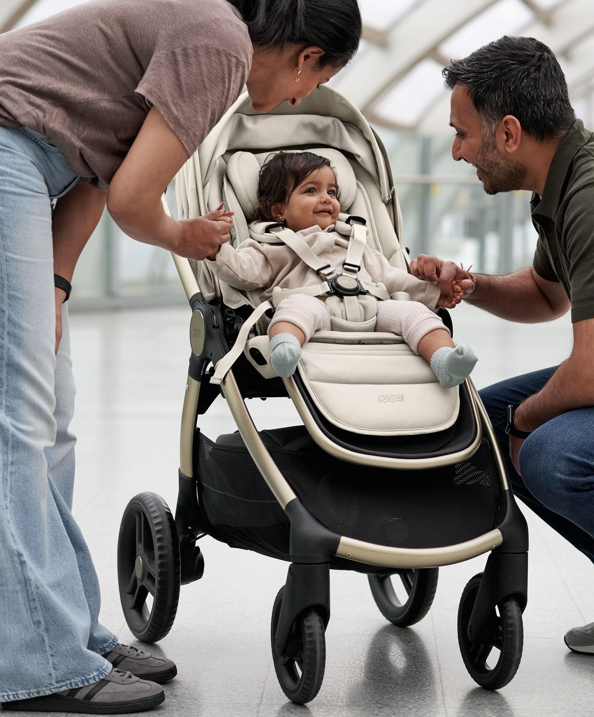 Ocarro 2 Complete Pushchair Bundle with Cybex Cloud T i-Size + Baby Car Seat (9 Pieces) - Shell - Image 2