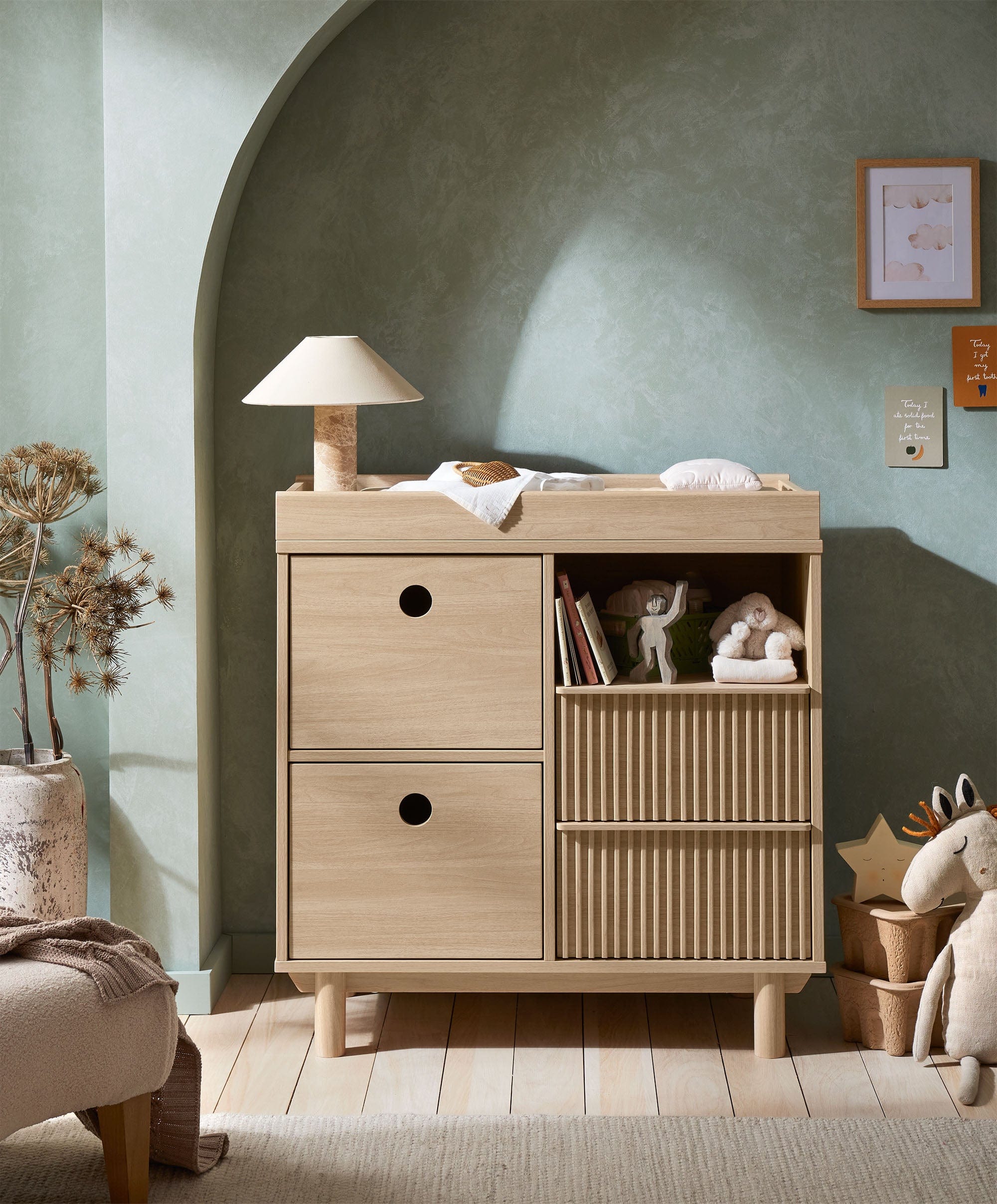 Oska 2 Piece Cotbed Set with Dresser Changer - Oak - Image 6