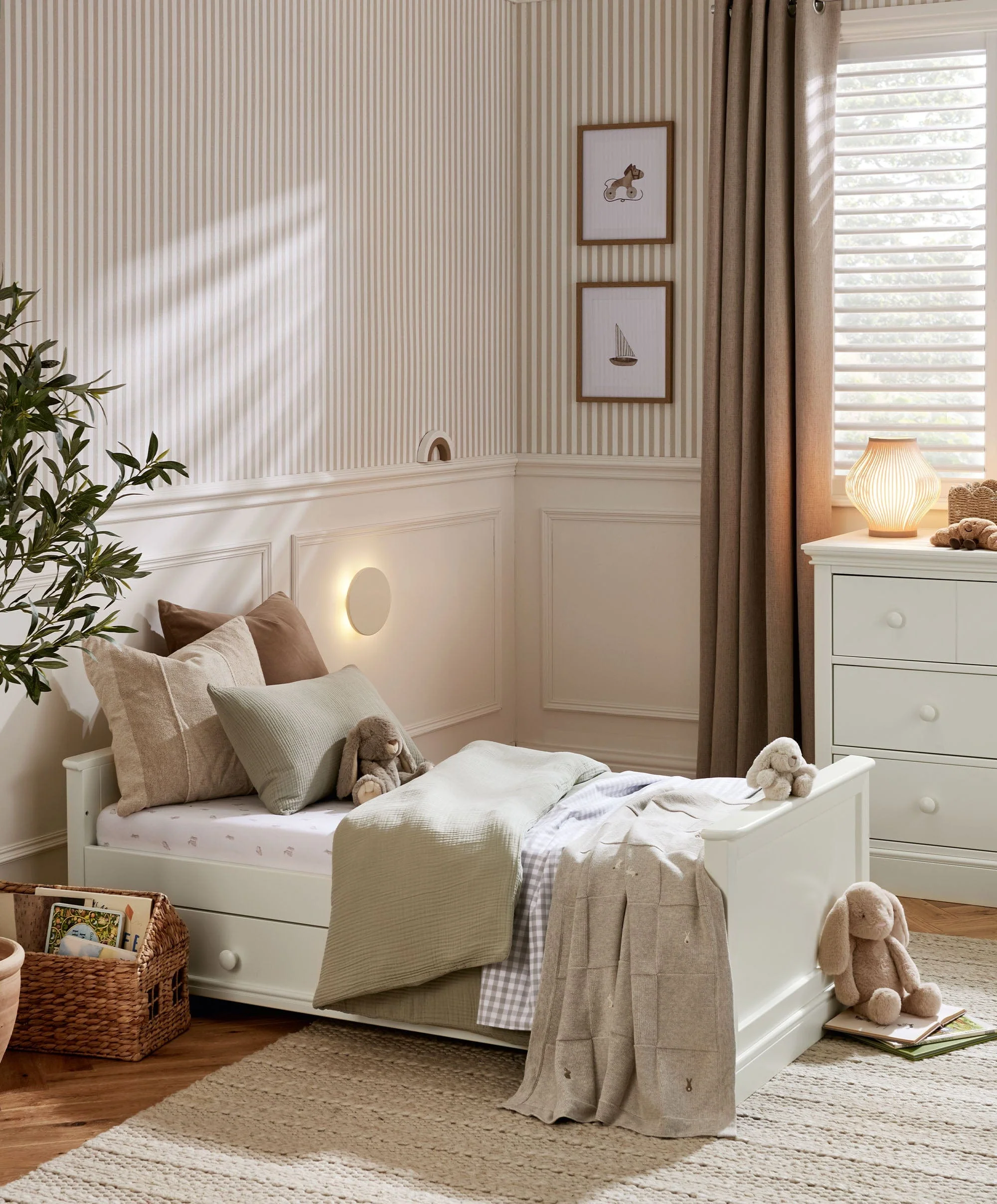 Oxford 2 Piece Cotbed Set with Dresser Changer - White - Image 5