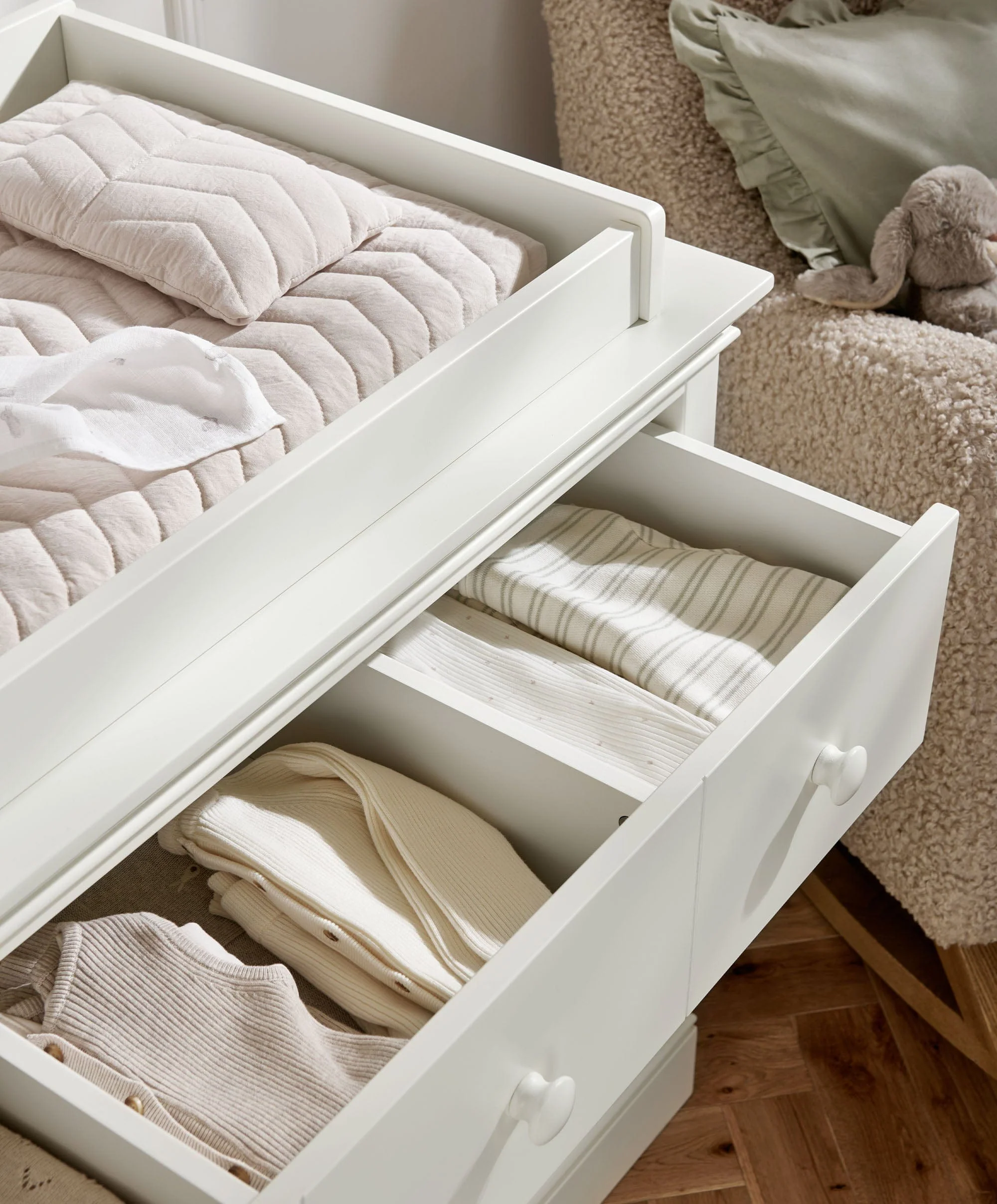 Oxford 2 Piece Cotbed Set with Dresser Changer - White - Image 8
