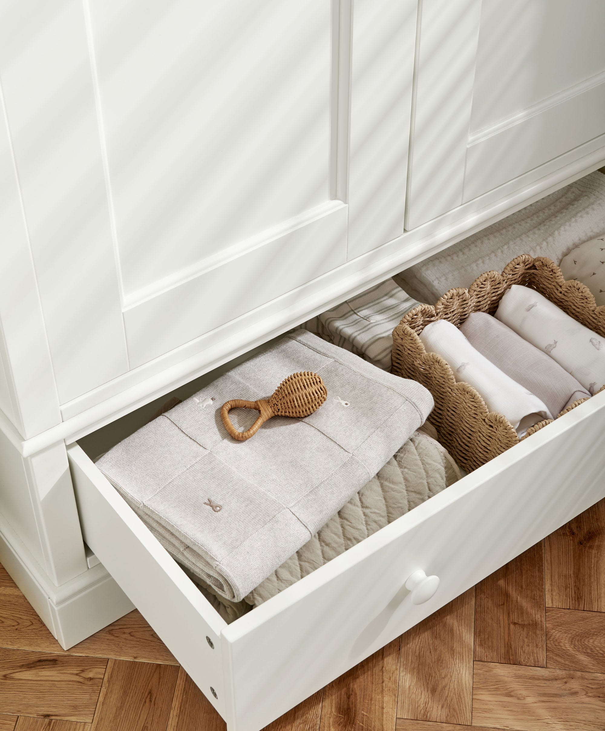Oxford Nursery Wardrobe with Storage Drawer - White - Image 3