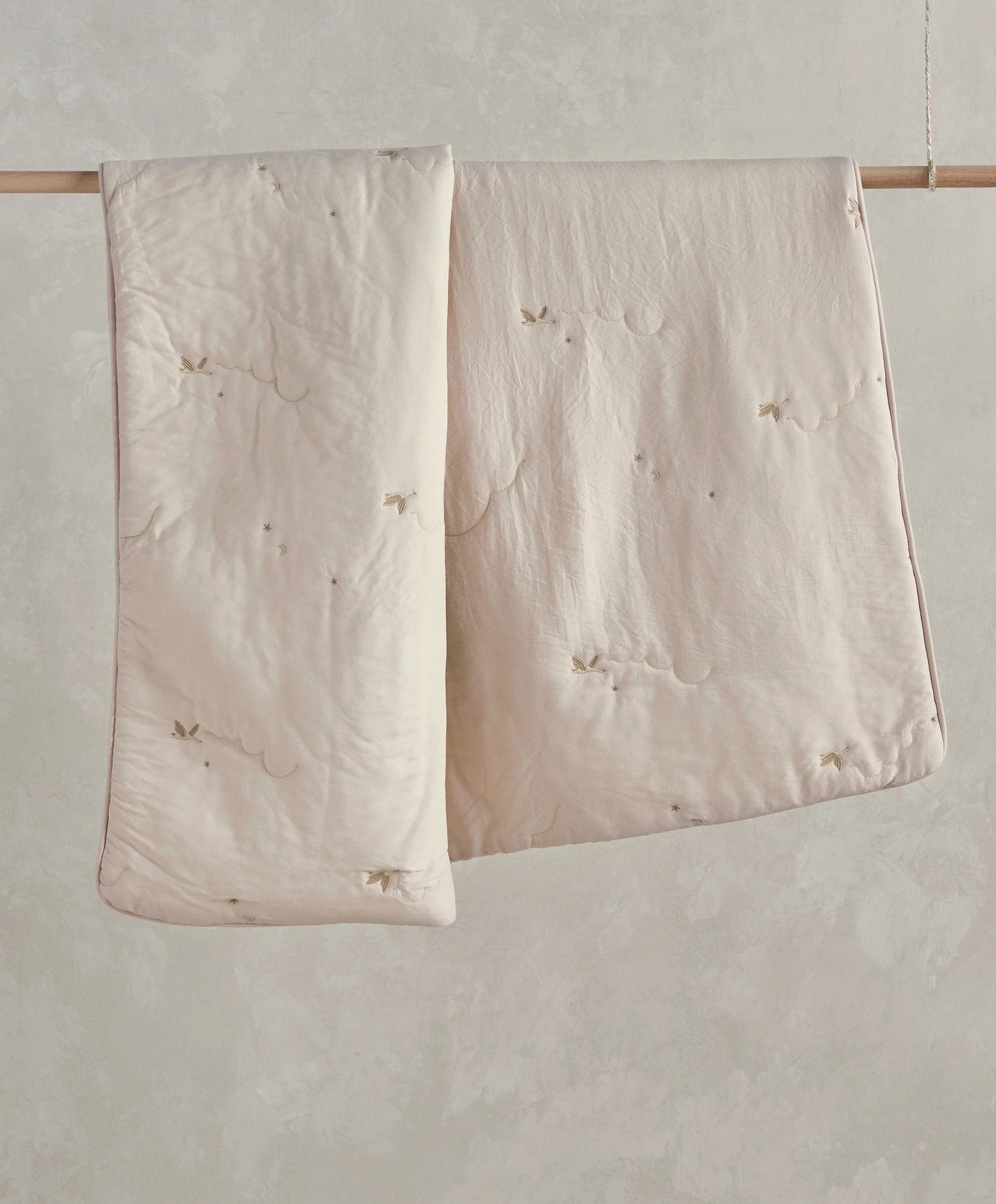 Quilt (4.0 Tog) - Welcome to the World Duckling - Taupe