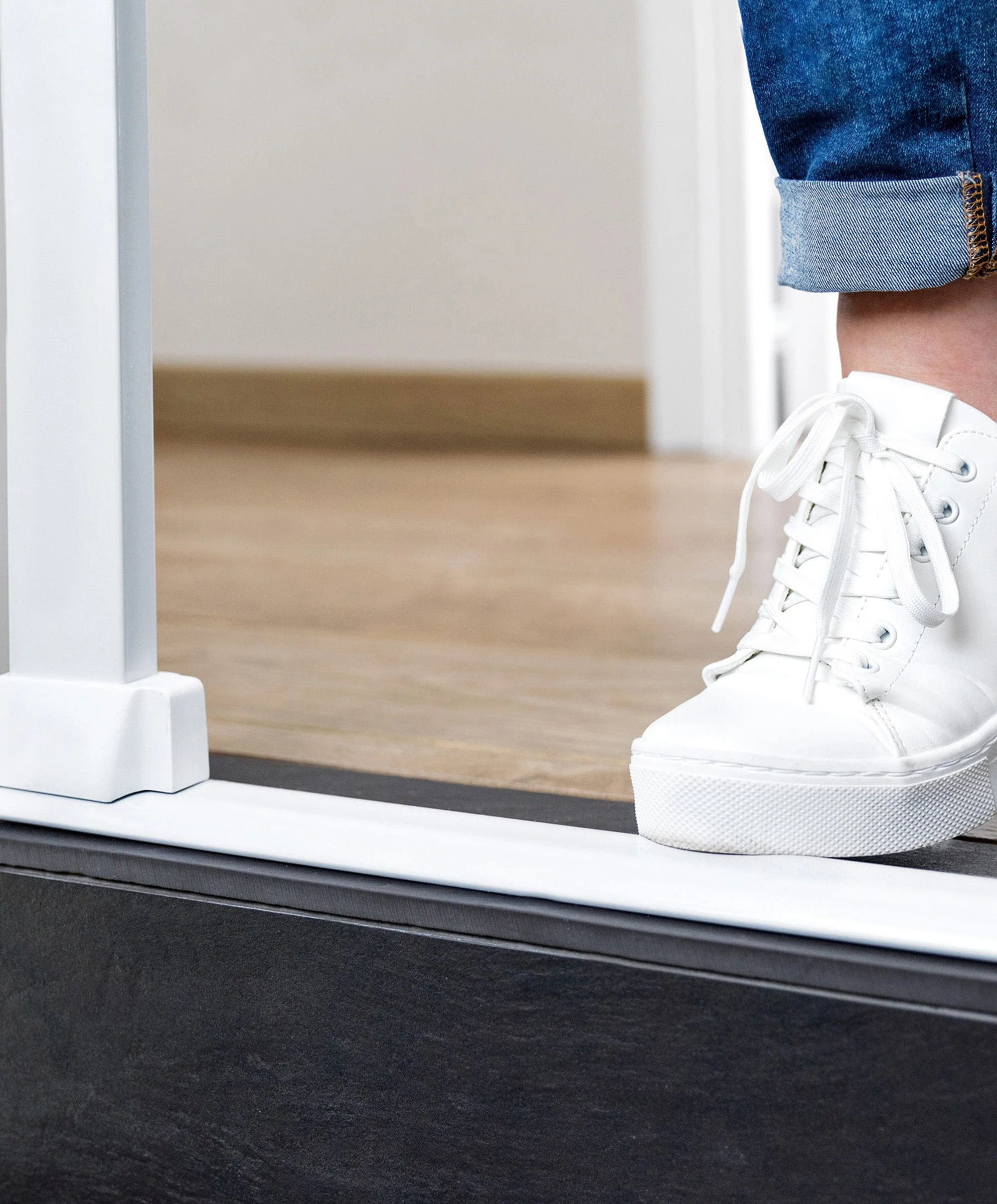 Safety 1st Flat Step Gate - White - Image 3
