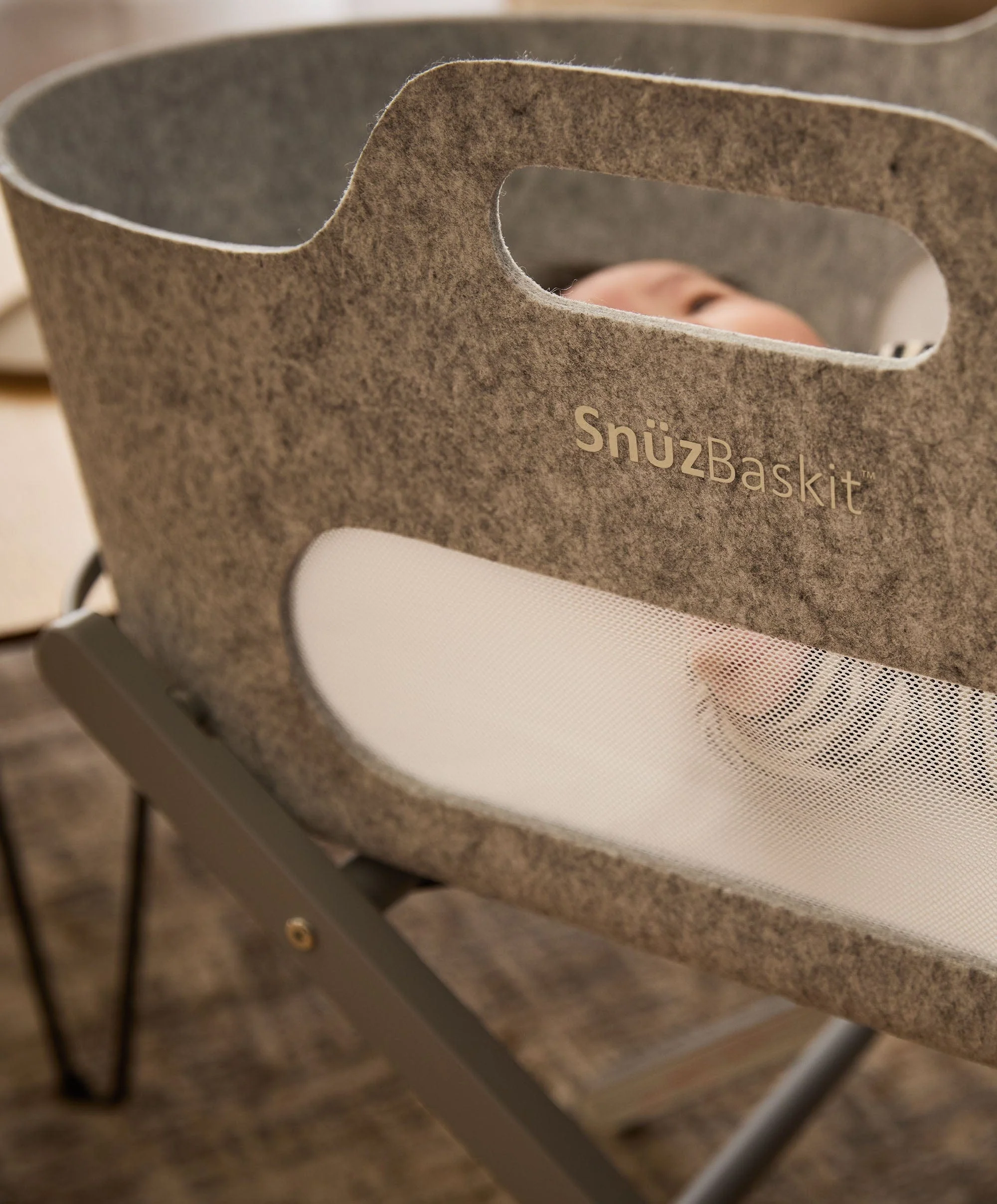 SnuzBaskit Moses Basket & Stand - Light Grey/Dove - Image 15