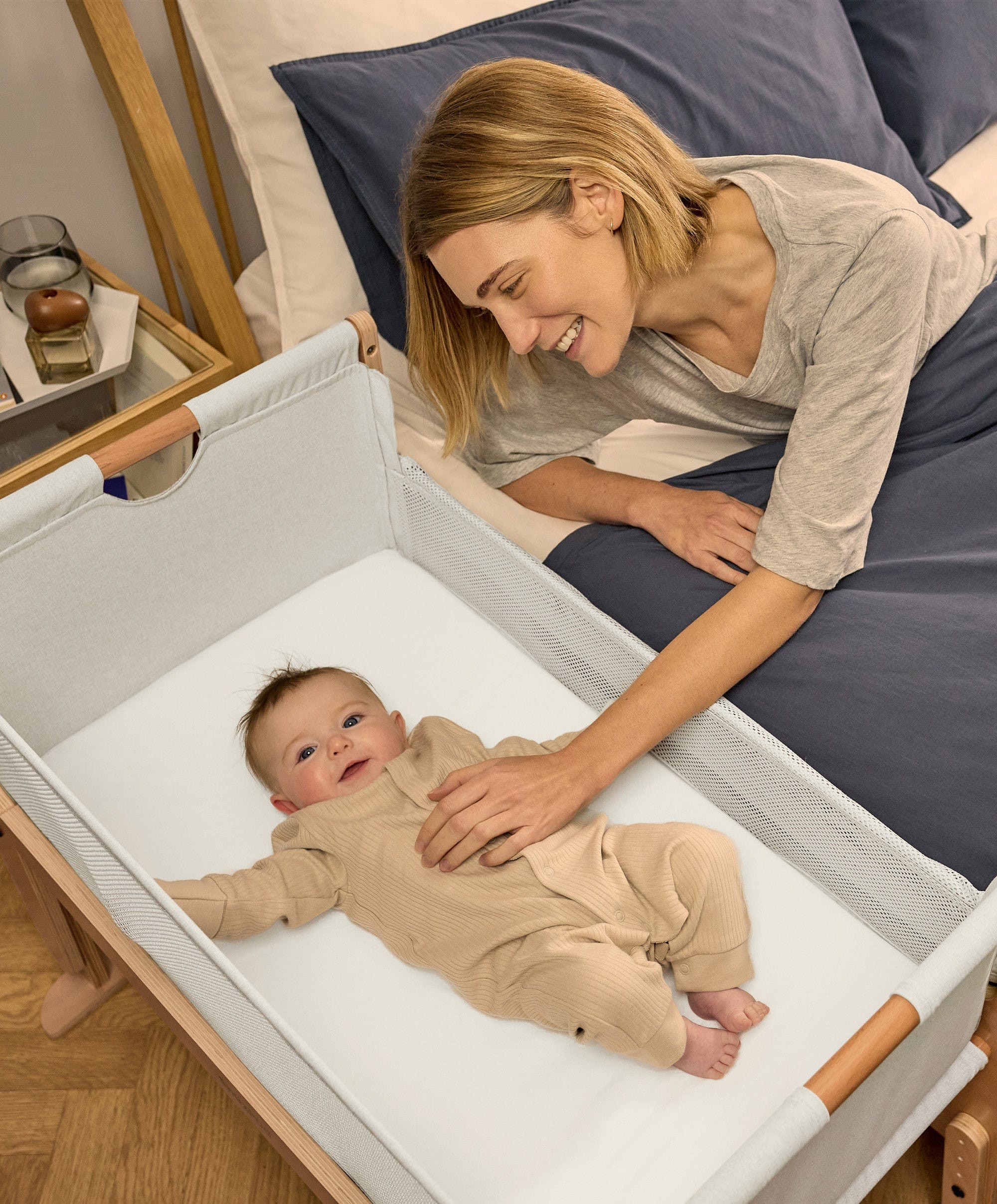 Snuzpod Studio Bedside Crib - Stockholm - Image 3
