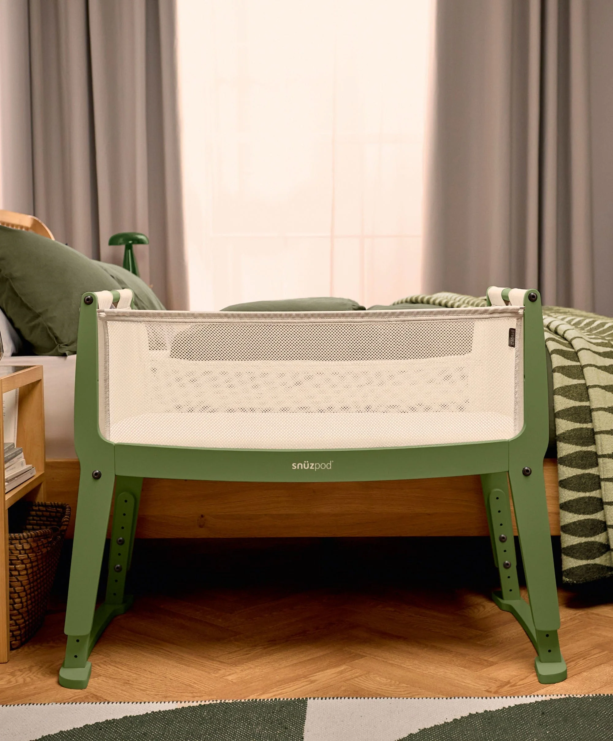 SnuzPod Studio Bedside Crib – Tokyo Matcha