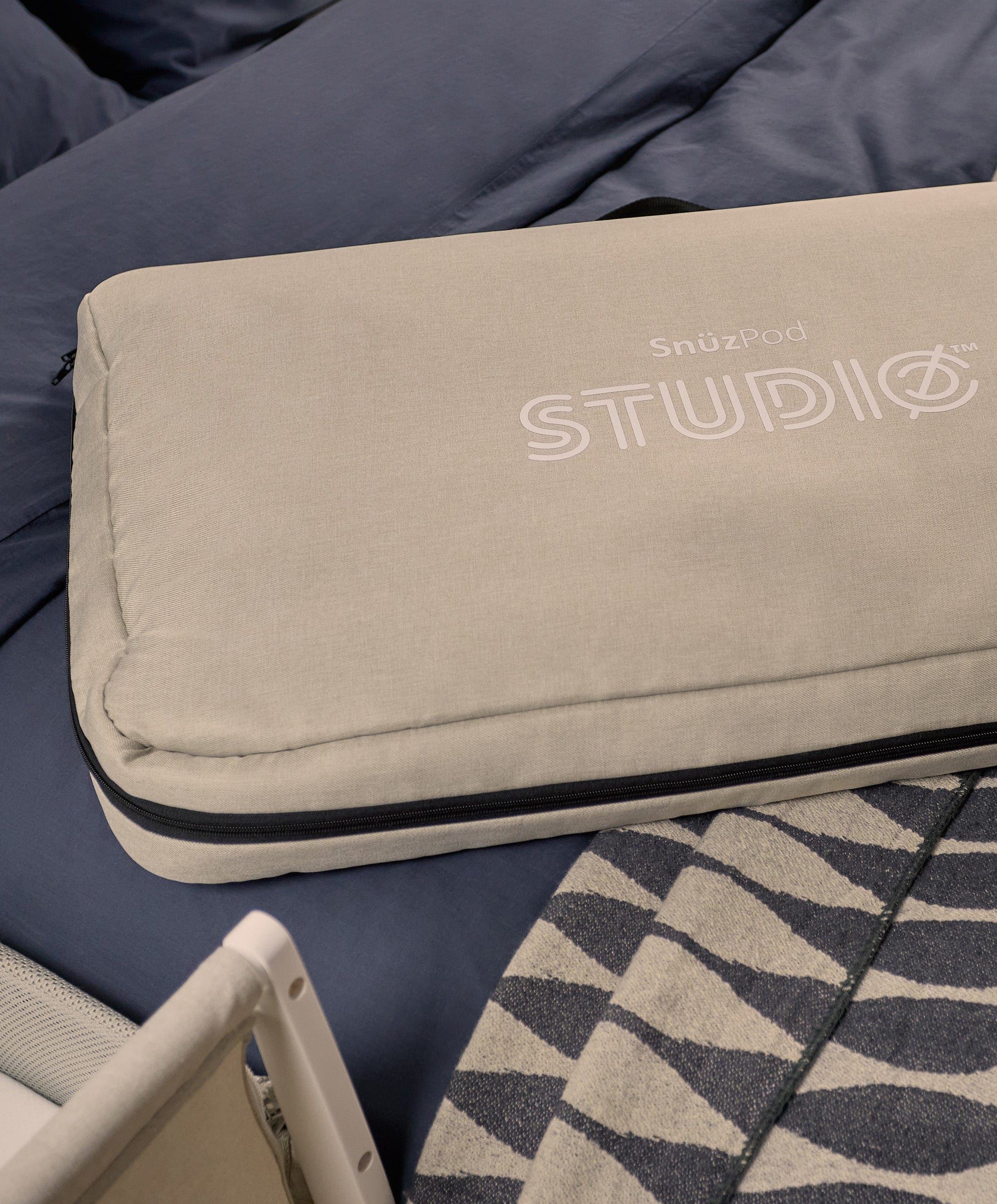 SnuzPod Studio Travel Bag - Image 2