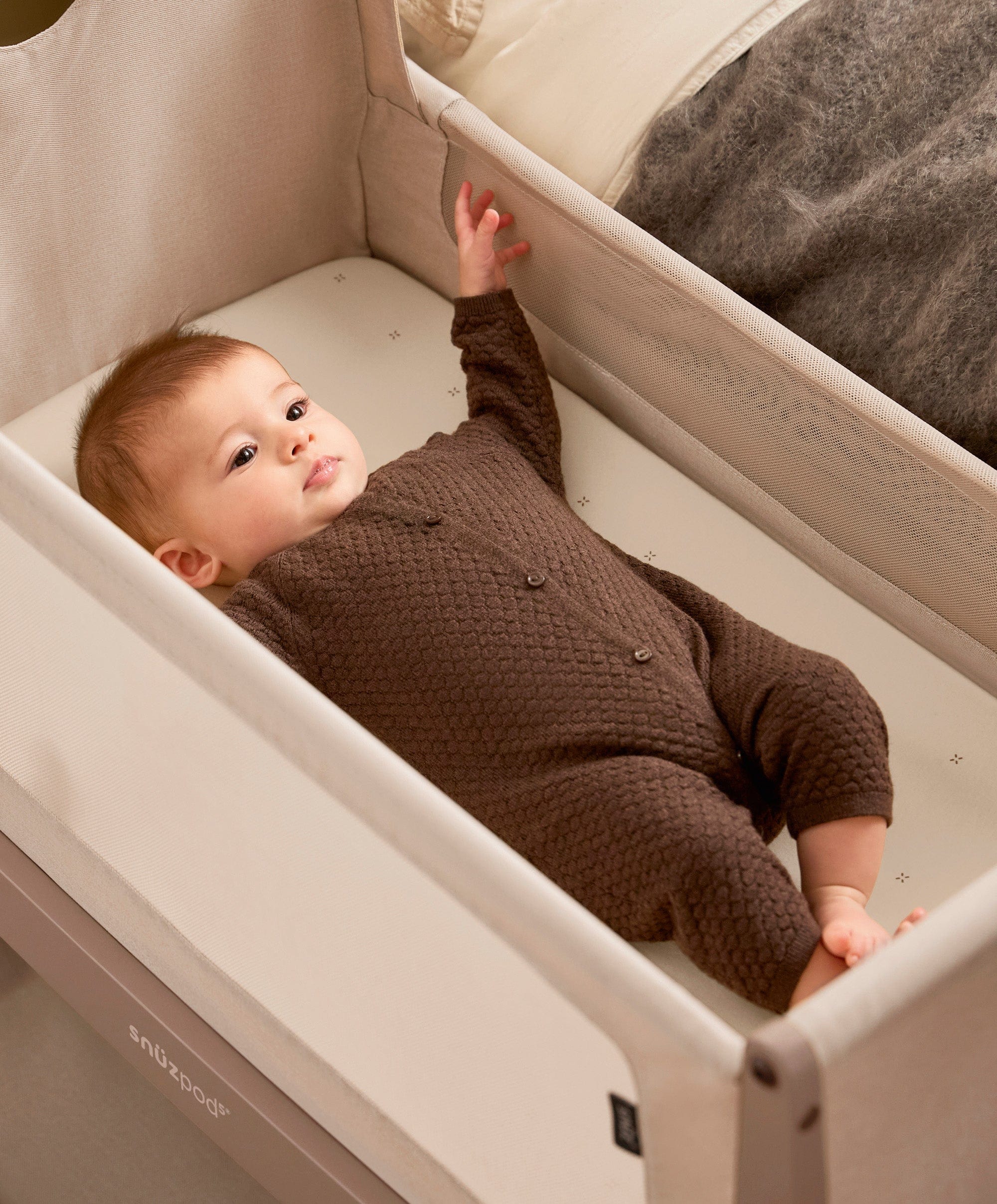 SnuzPod 5 Bedside Crib - Mocha - Image 3