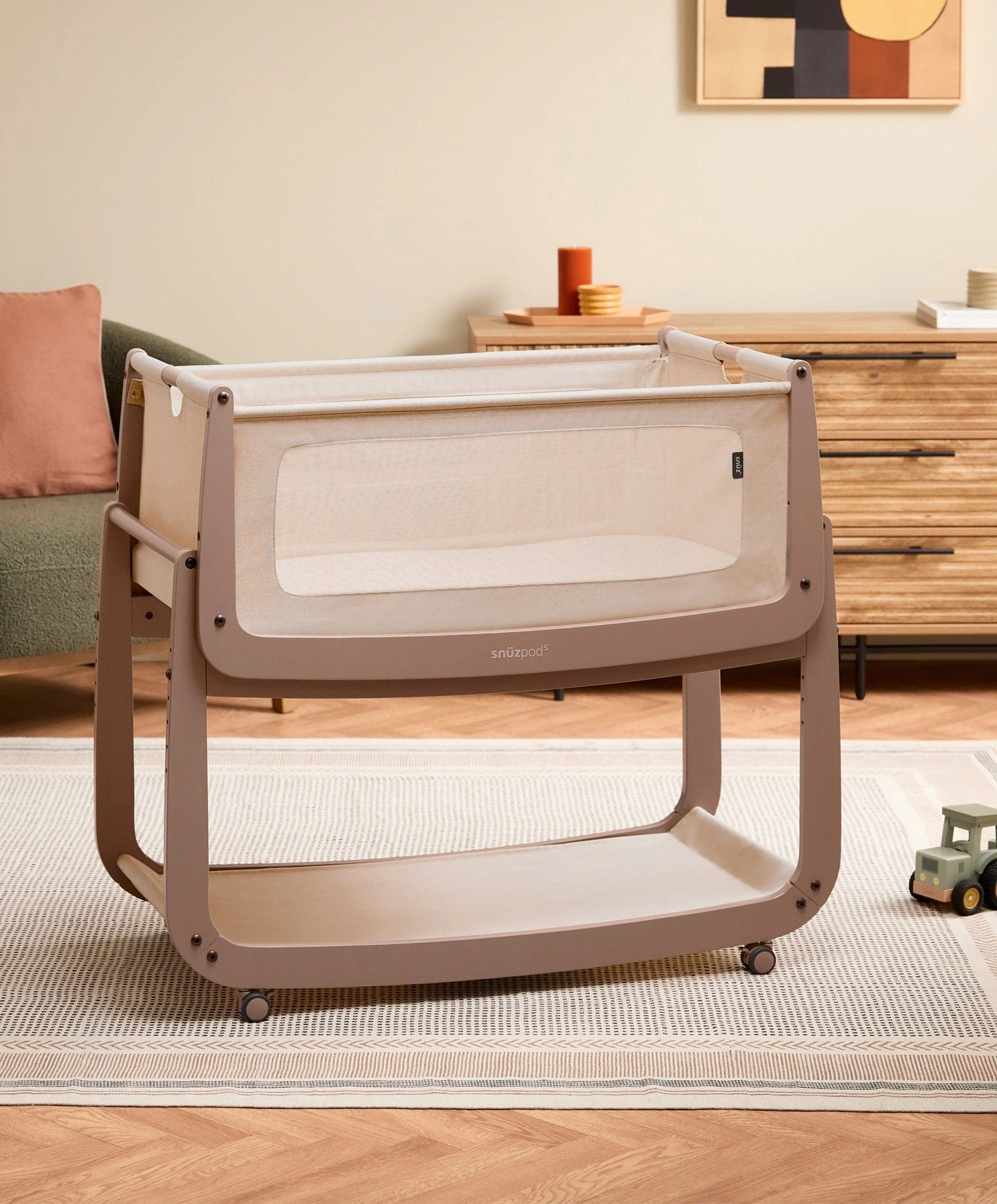 SnuzPod 5 Bedside Crib - Mocha - Image 4