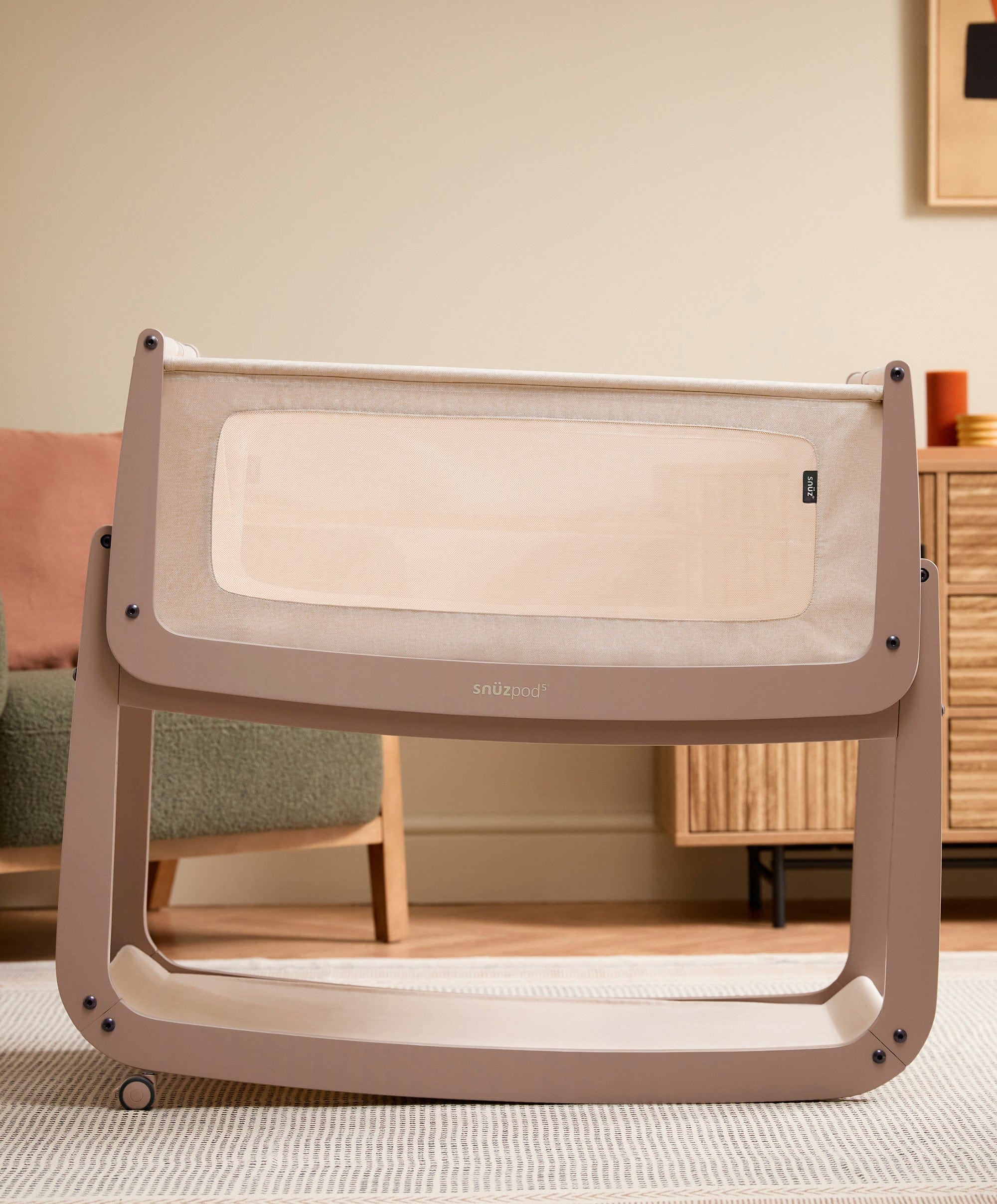 SnuzPod 5 Bedside Crib - Mocha - Image 7