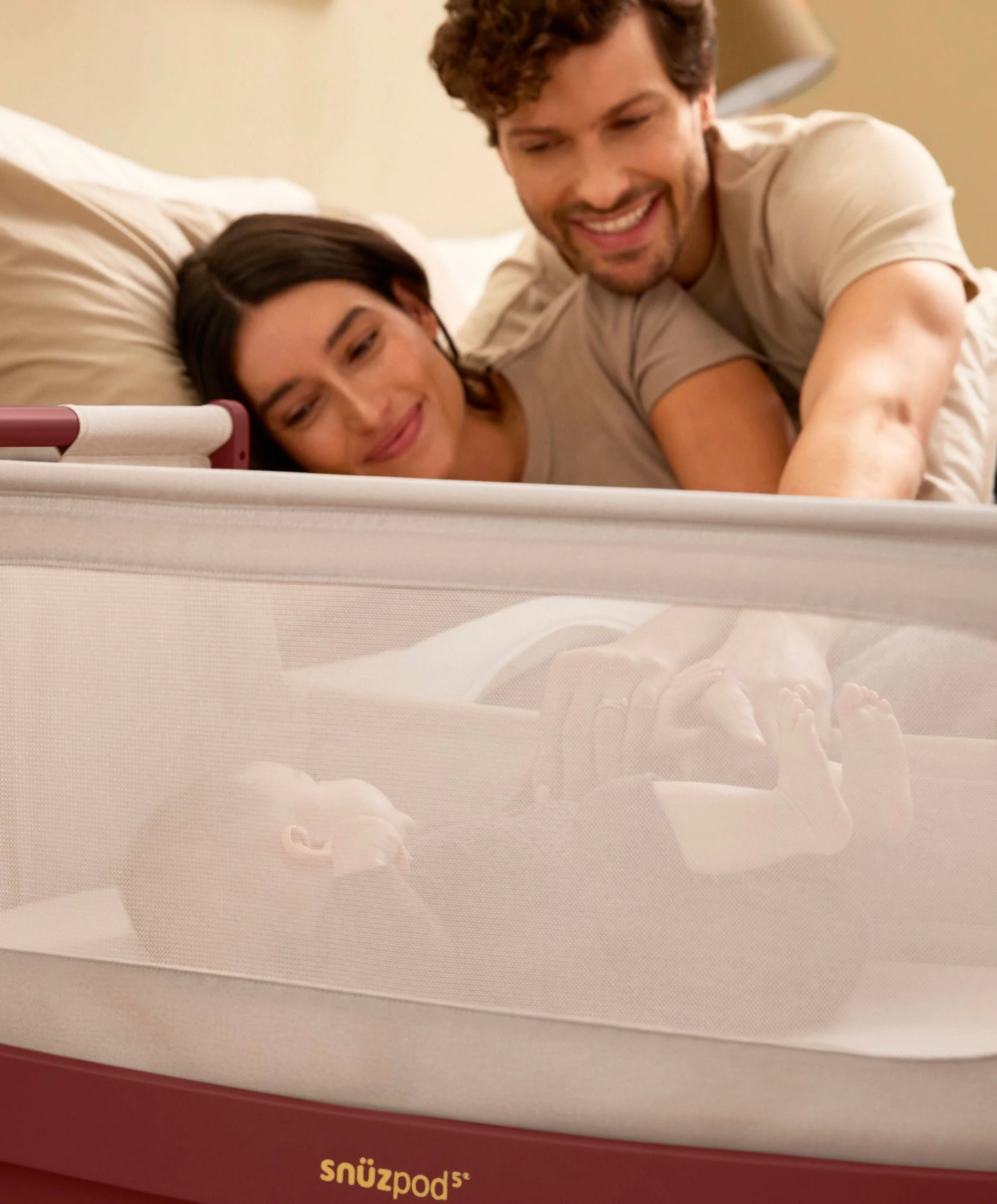 SnuzPod 5 Bedside Crib - Rouge - Image 2