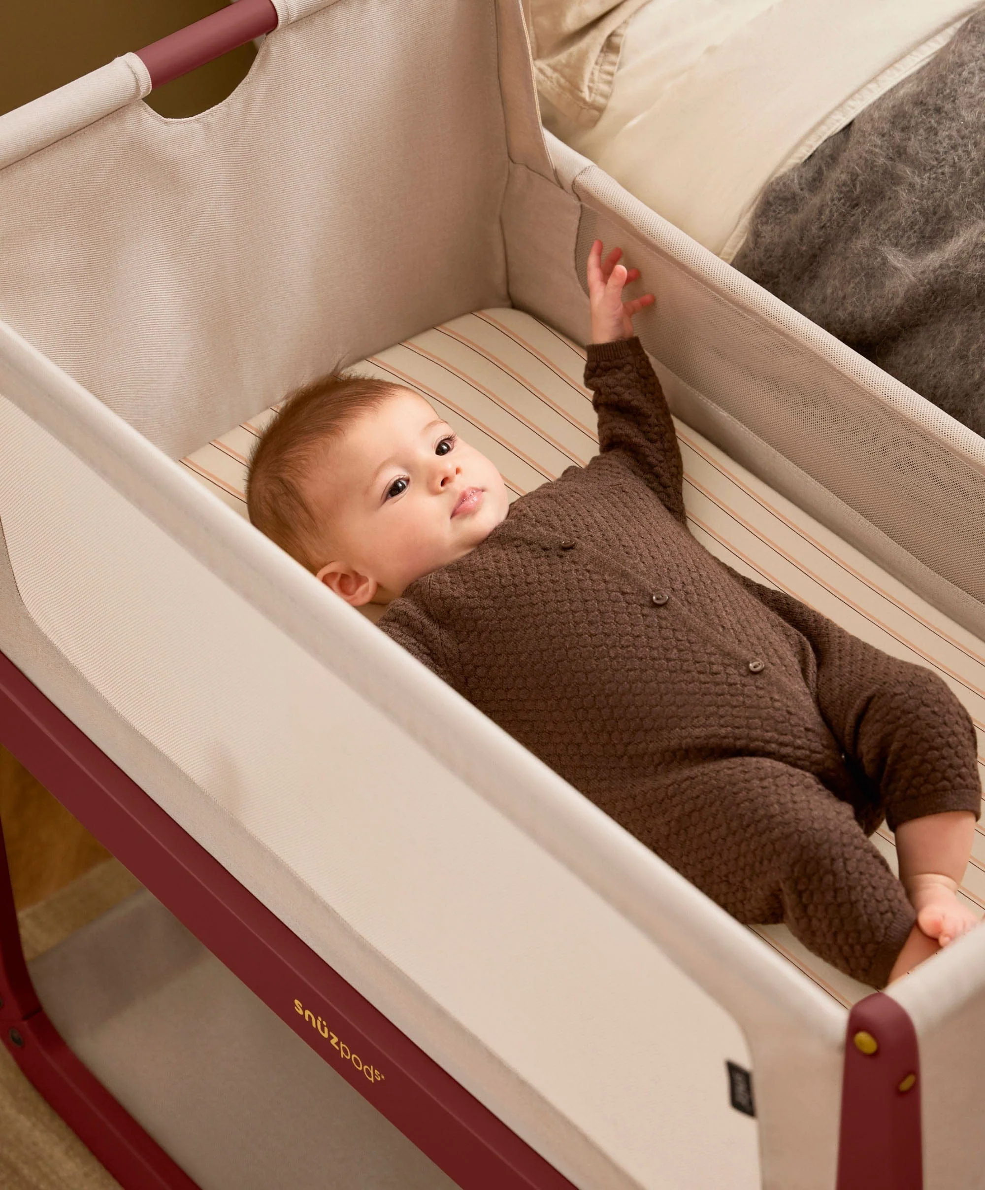 SnuzPod 5 Bedside Crib - Rouge - Image 4