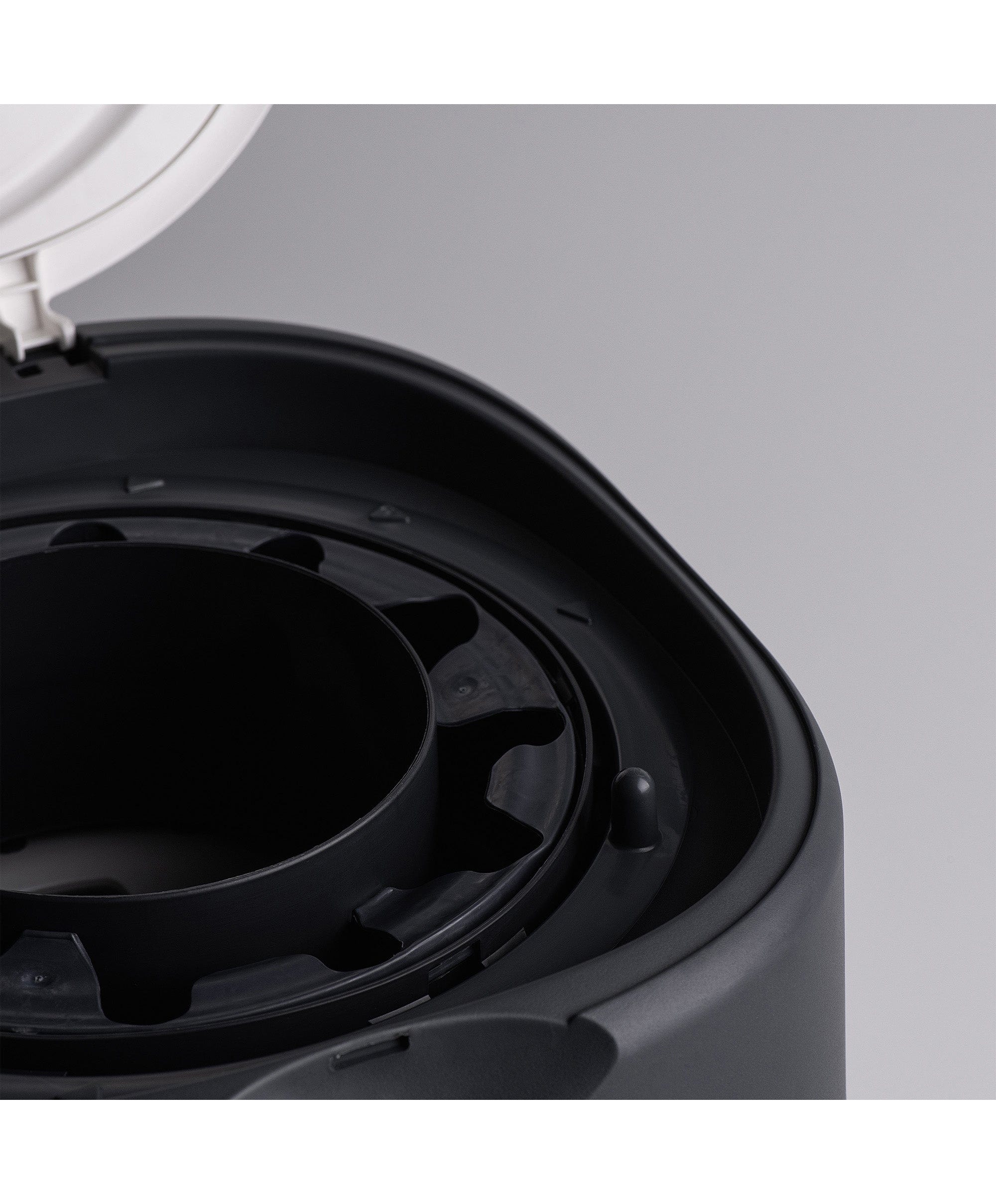 Tommee Tippee Twist & Click Advanced Nappy Bin - Image 9
