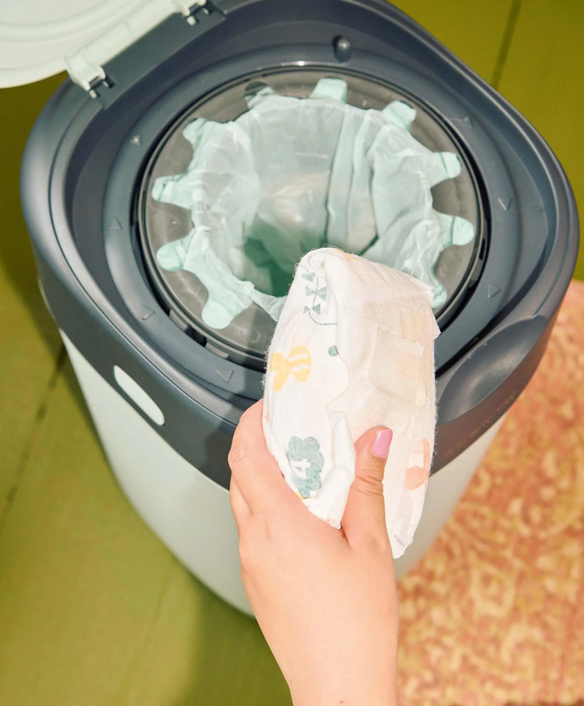 Tommee Tippee Twist & Click Advanced Nappy Bin & 7 Refill Cassettes - Image 2