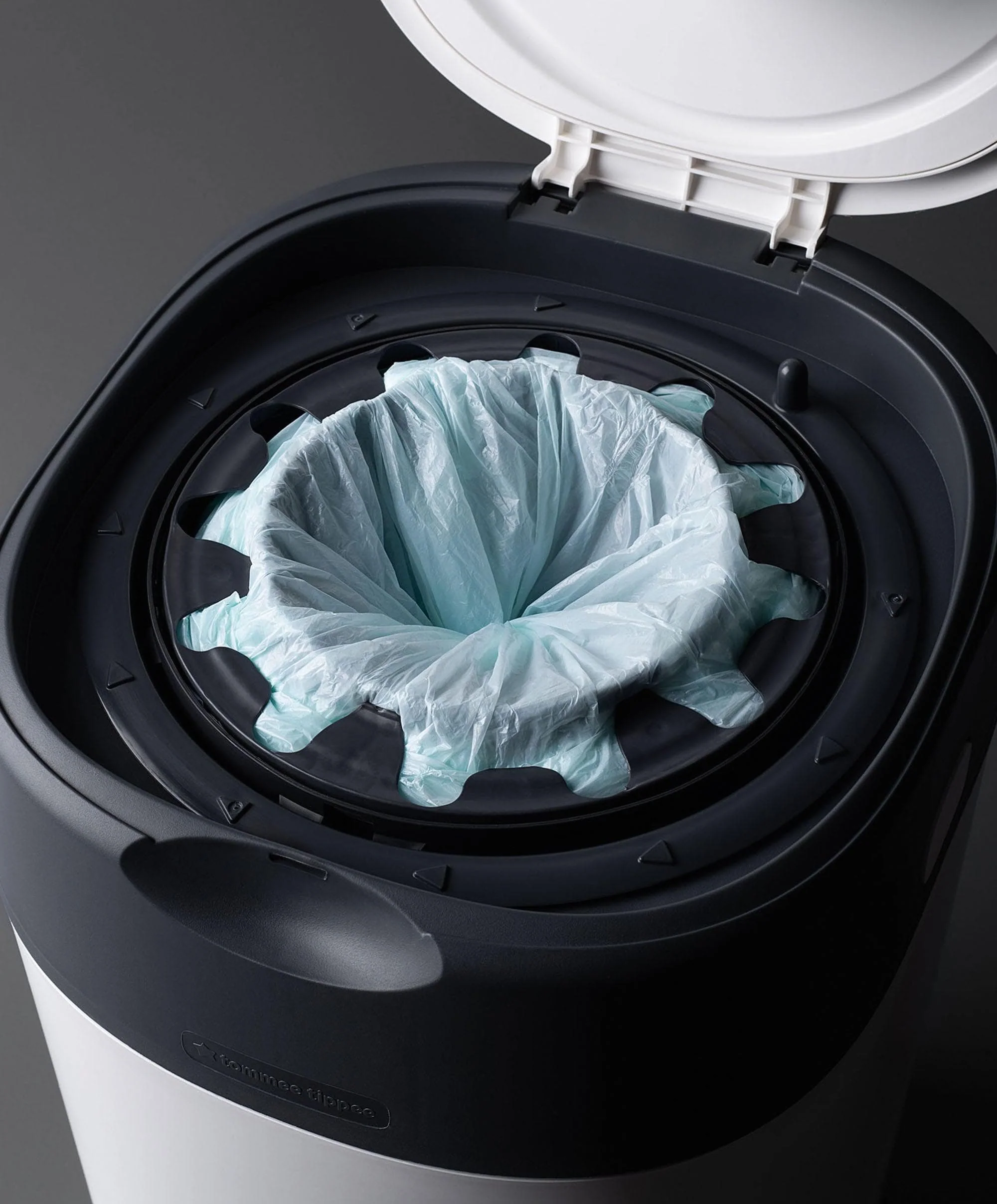 Tommee Tippee Twist & Click Advanced Nappy Bin & 7 Refill Cassettes - Image 6