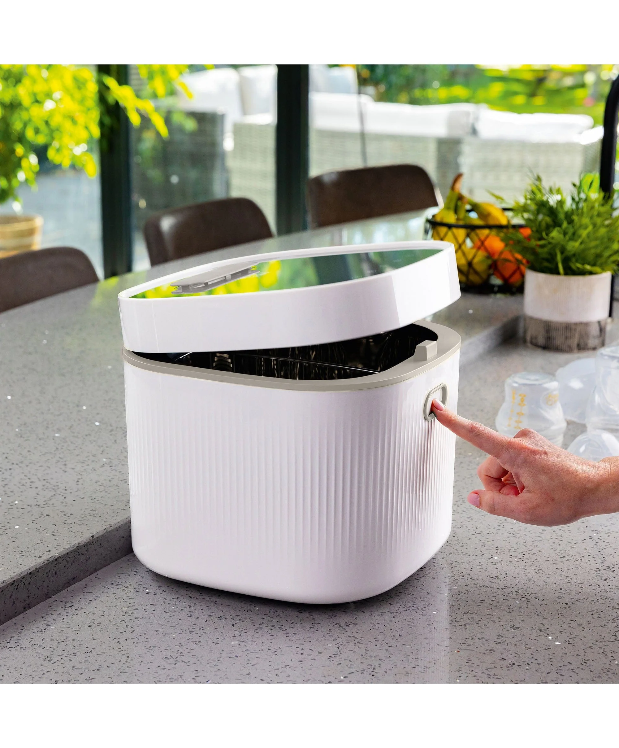 Vital Baby Nurture Advanced Pro UV Steriliser & Dryer, 3rd gen – Arctic White - Image 7