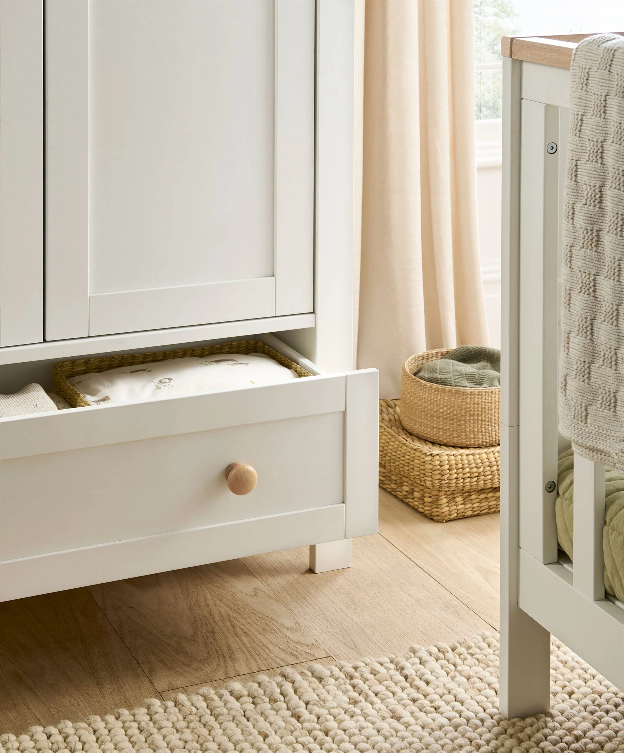 Wedmore 3 Piece Cotbed Range with Dresser Changer & Wardrobe - White/Oak - Image 5